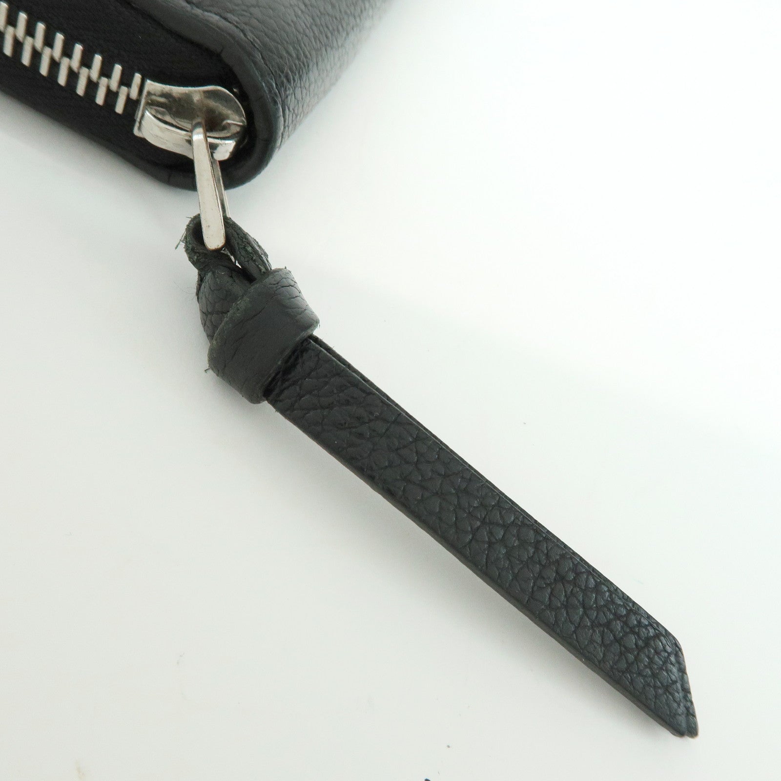 Louis Vuitton Leather Lockme Round Zippy Long Wallet Noir M62622
