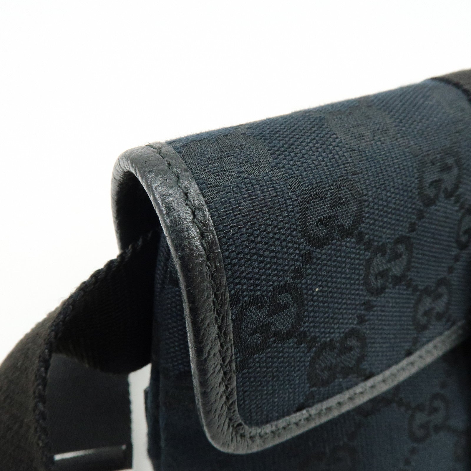 GUCCI GG Canvas Leather Waist Pouch Body Bag Black 131236