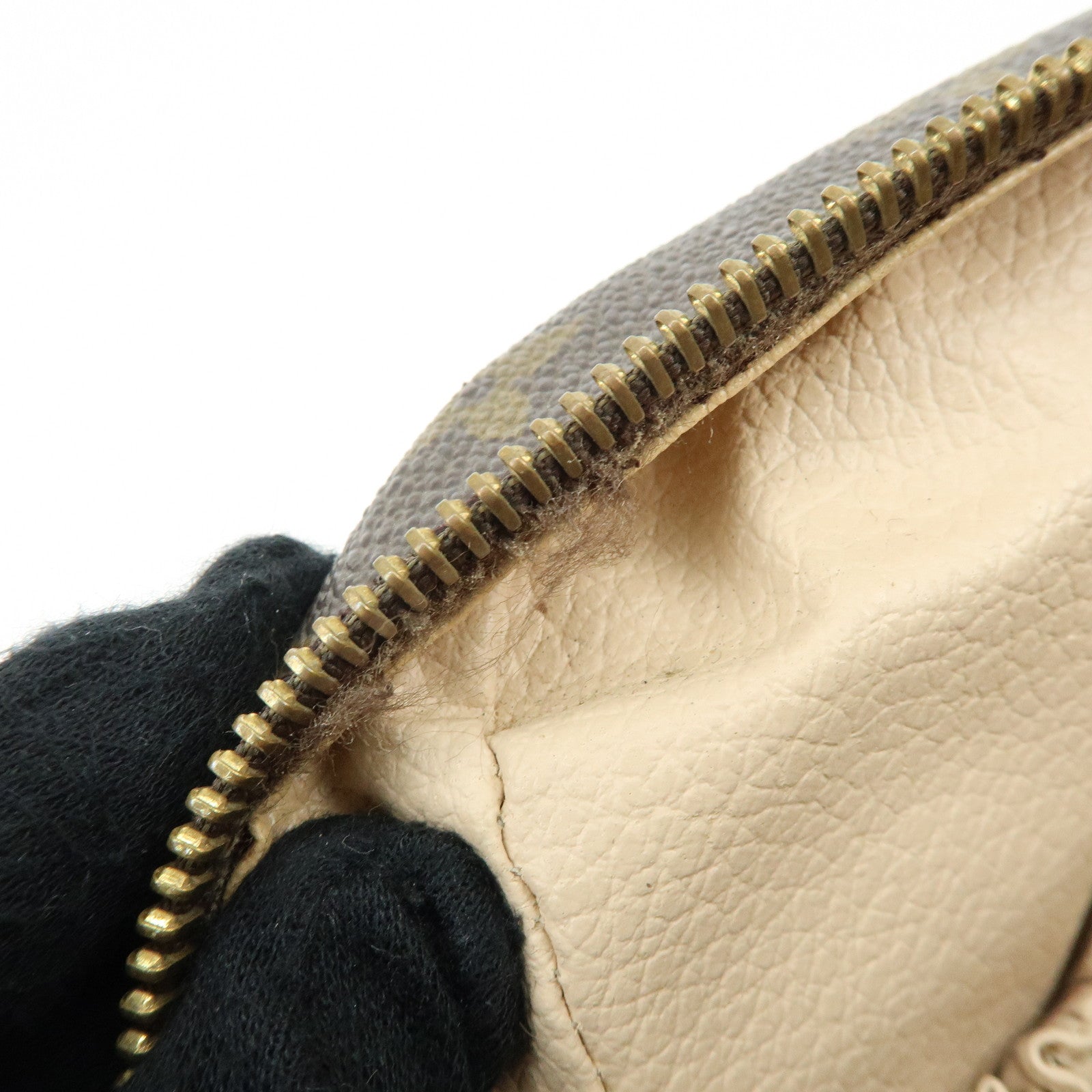 Louis Vuitton Monogram Trousse Toilette 23 Pouch M47524