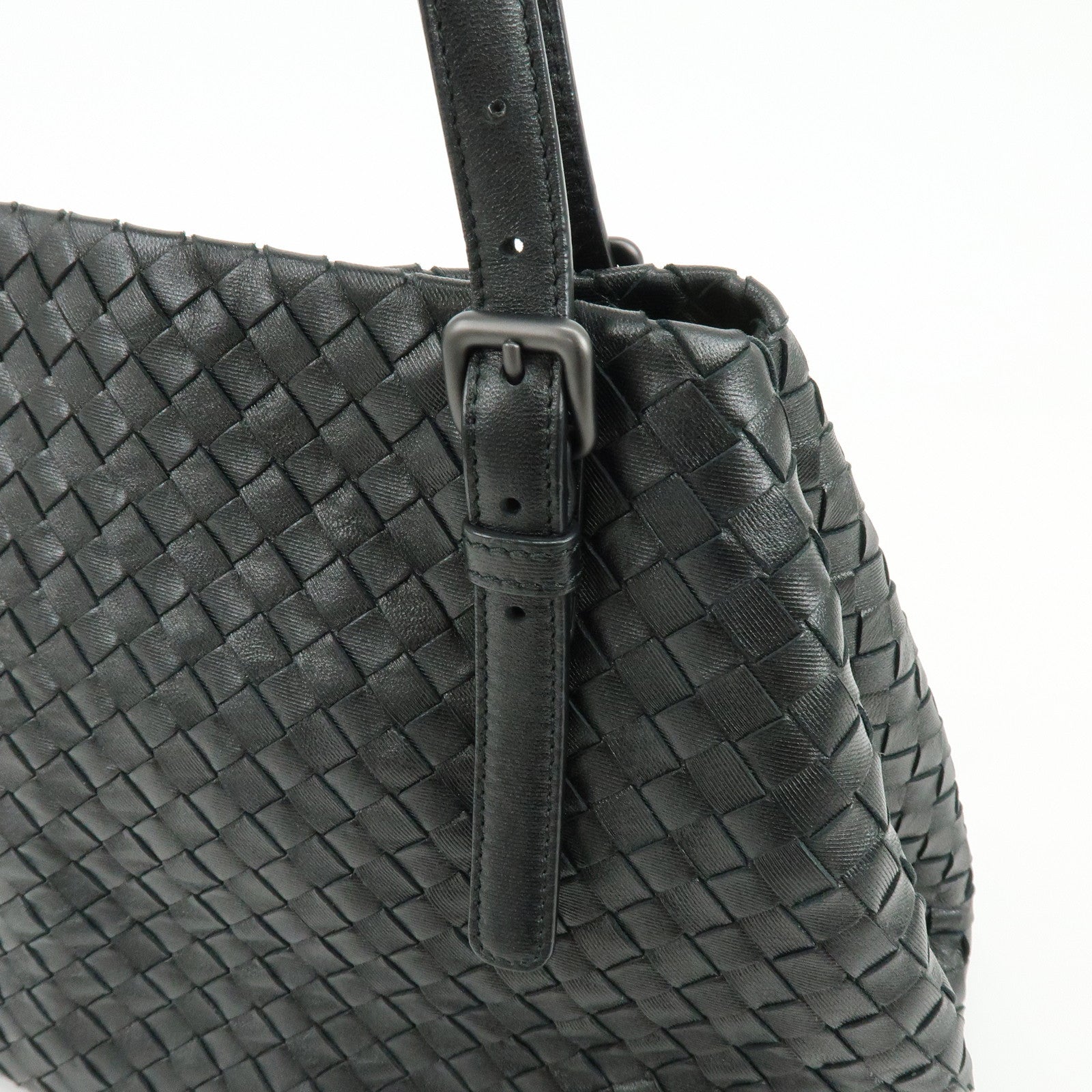 BOTTEGA VENETA Intrecciato Chester Leather Shoulder Bag Tote Bag Black