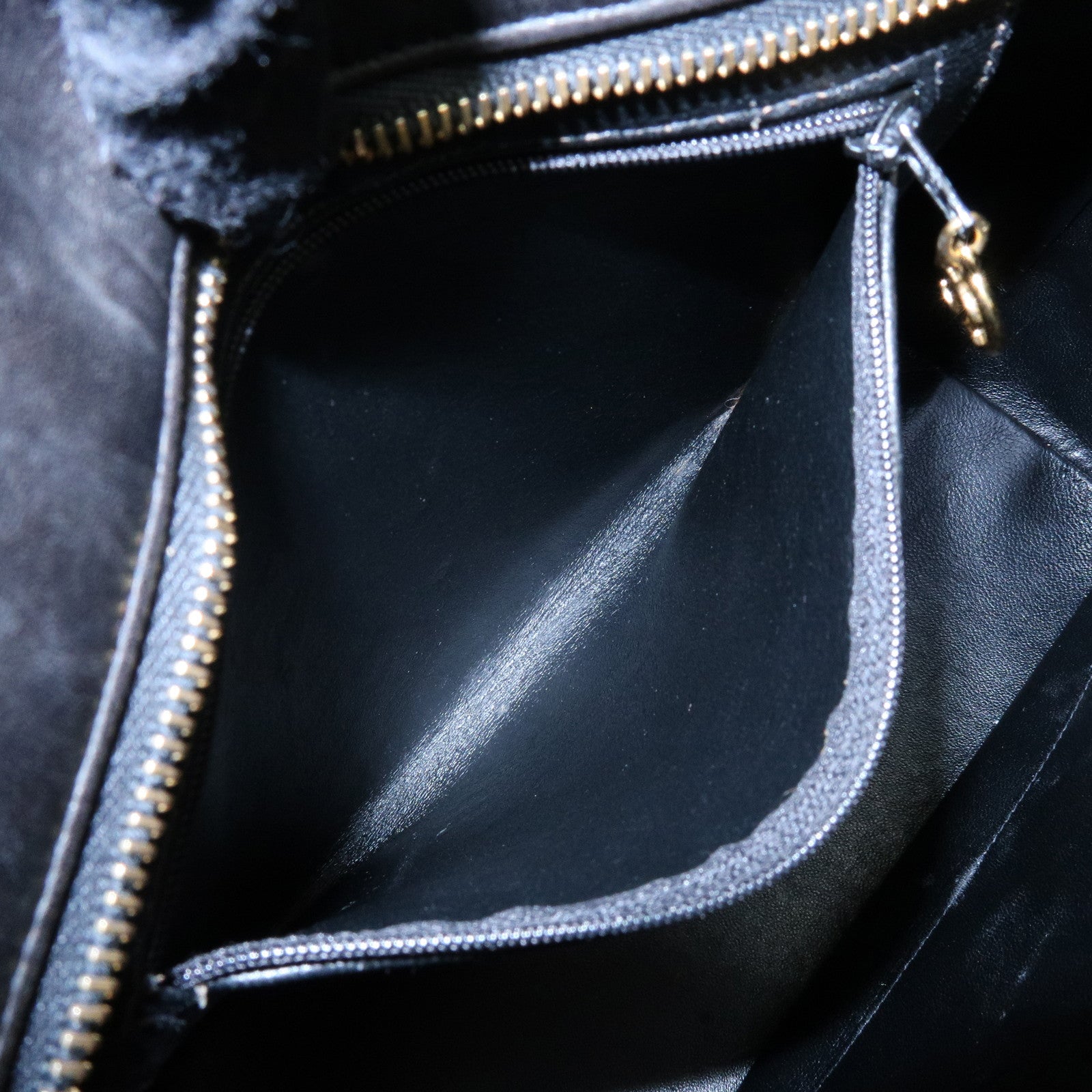 CHANELMatelasse COCO Mark Lambskin Medallion Tote Bag Black A01804
