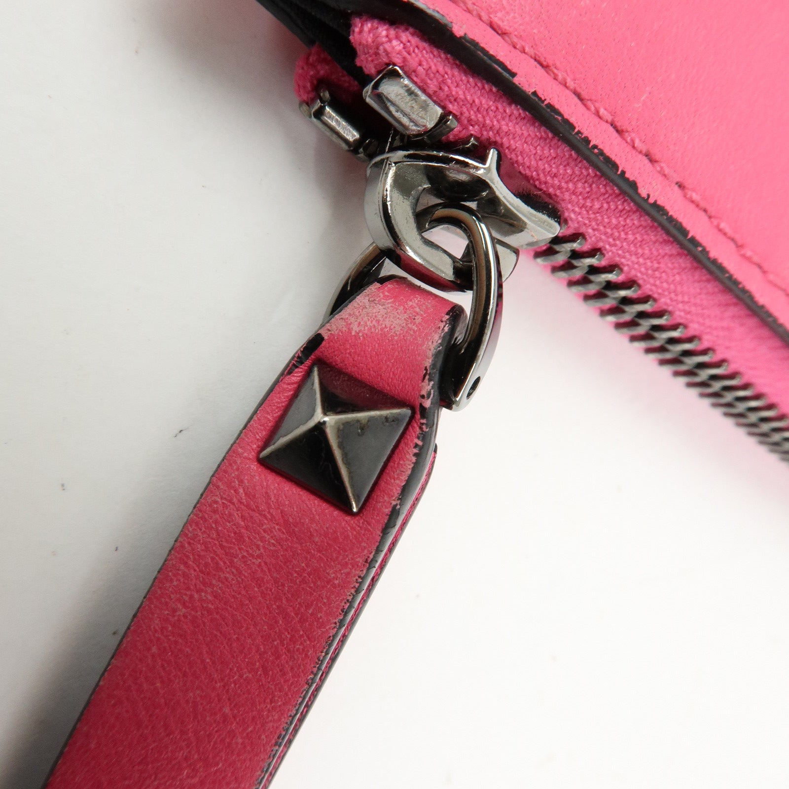 VALENTINO ROCKSTUD Leather Clutch Bag Pouch Pink
