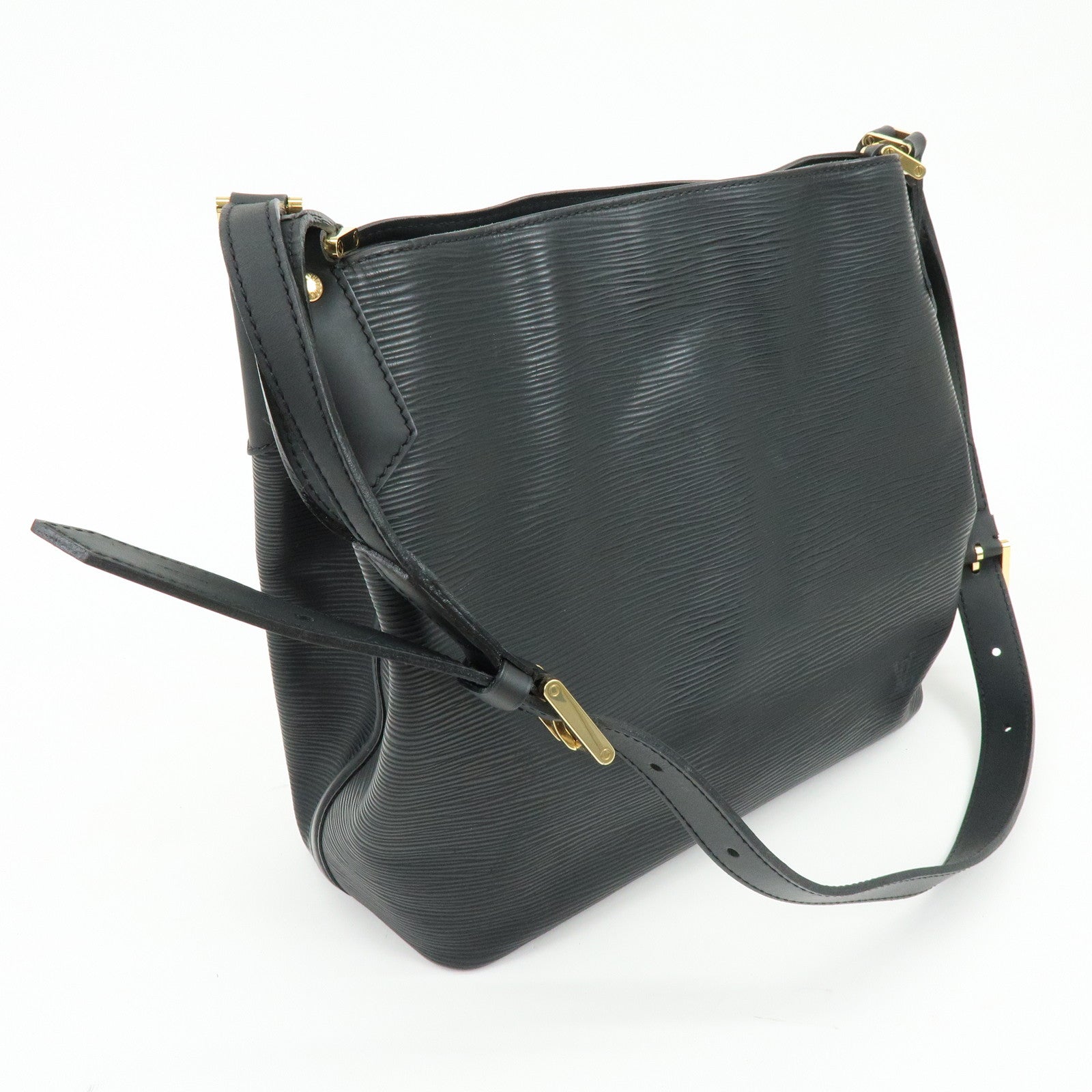 Louis Vuitton Epi Mandala MM Shoulder Bag Noir Black M58892