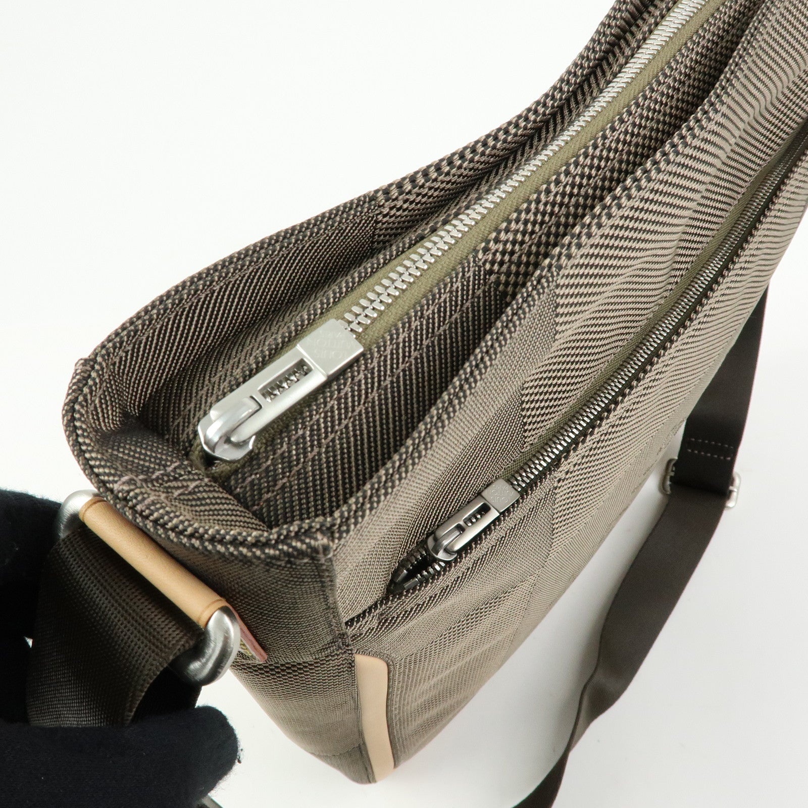 Louis Vuitton Damier Giant Compagnon Shoulder Bag Terre M93045