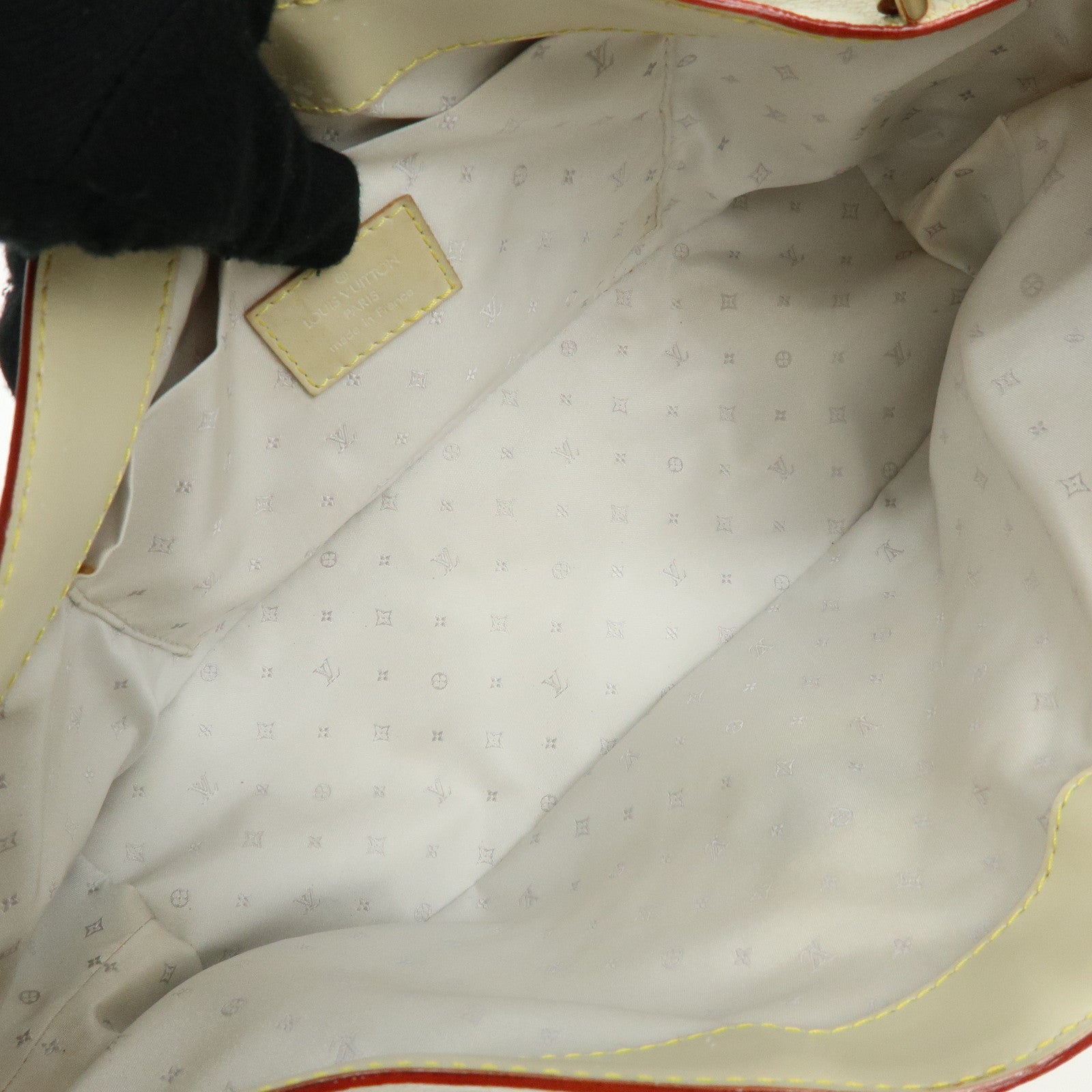 Louis Vuitton Suhari Impetueux Leather Shoulder Bag Blanc M91858