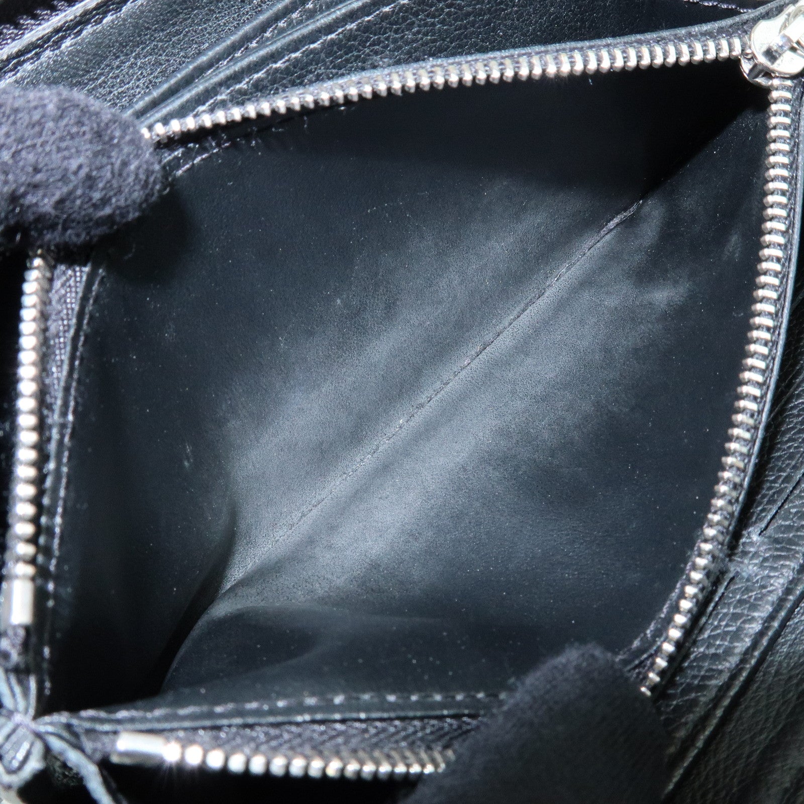 Louis Vuitton Leather Lockme Round Zippy Long Wallet Noir M62622