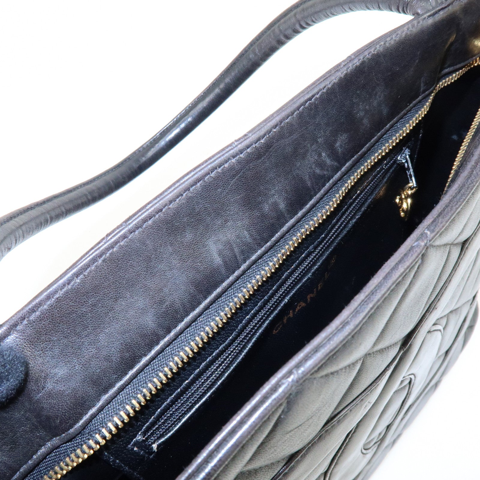 CHANELMatelasse COCO Mark Lambskin Medallion Tote Bag Black A01804