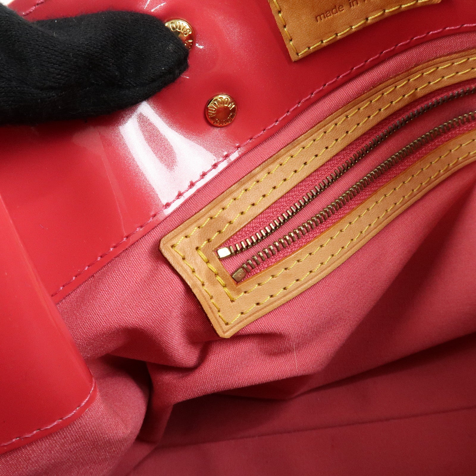 Louis Vuitton Monogram Vernis Reade PM Hand Bag Framboise M9132F
