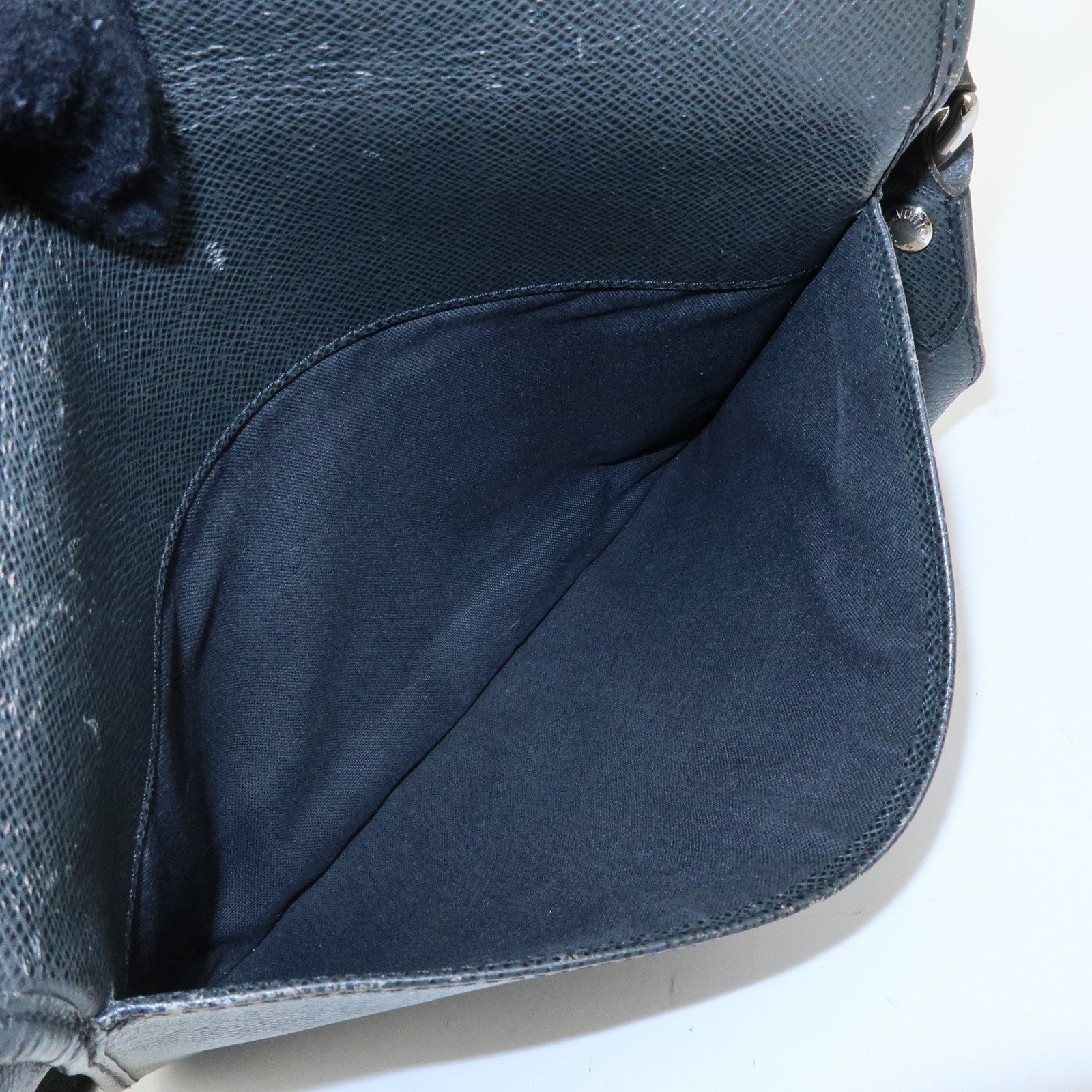 Louis Vuitton Taiga Andrei Leather Shoulder Bag Ardoise M32482