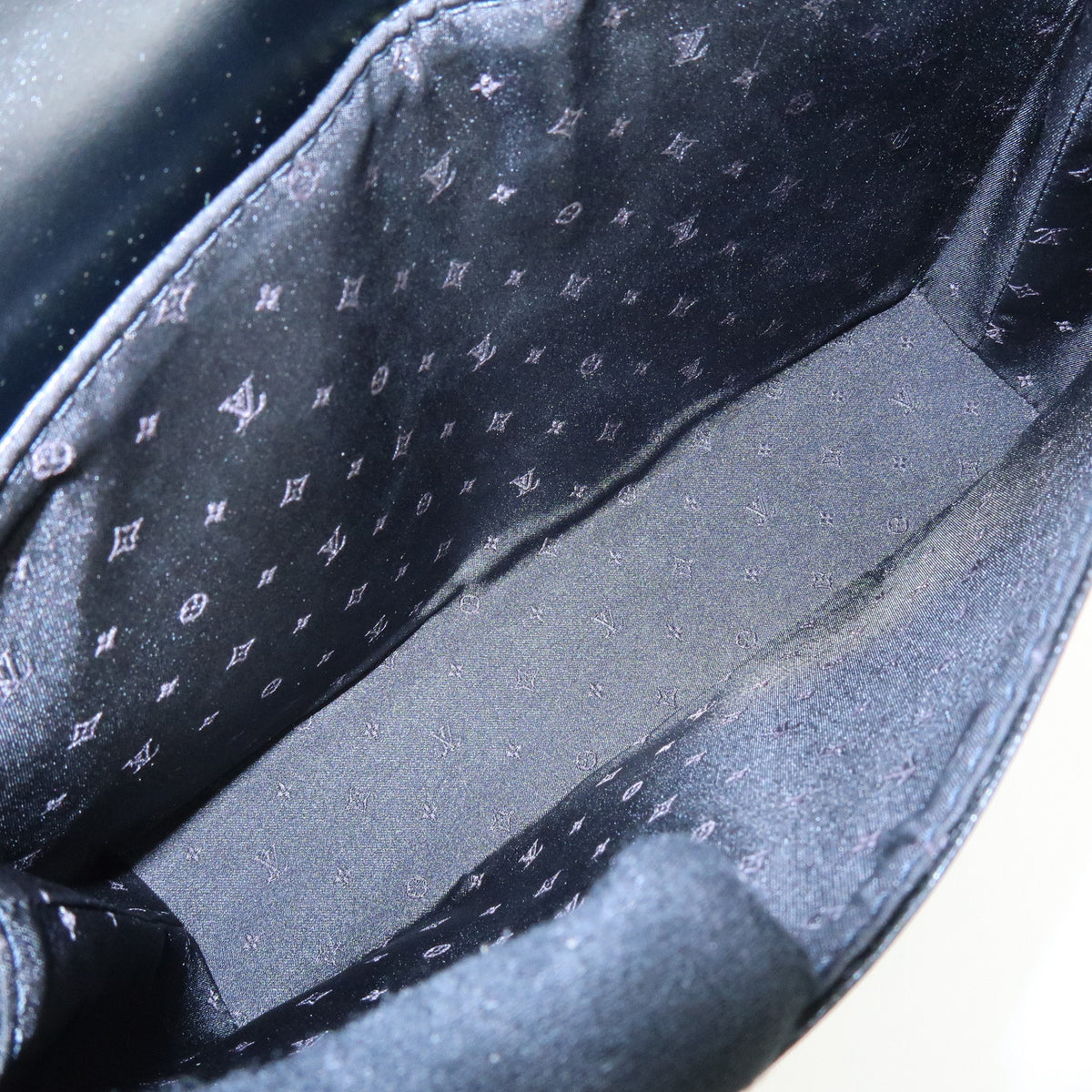 Louis Vuitton Suhari L'Aimable Leather Hand Bag Noir M92847