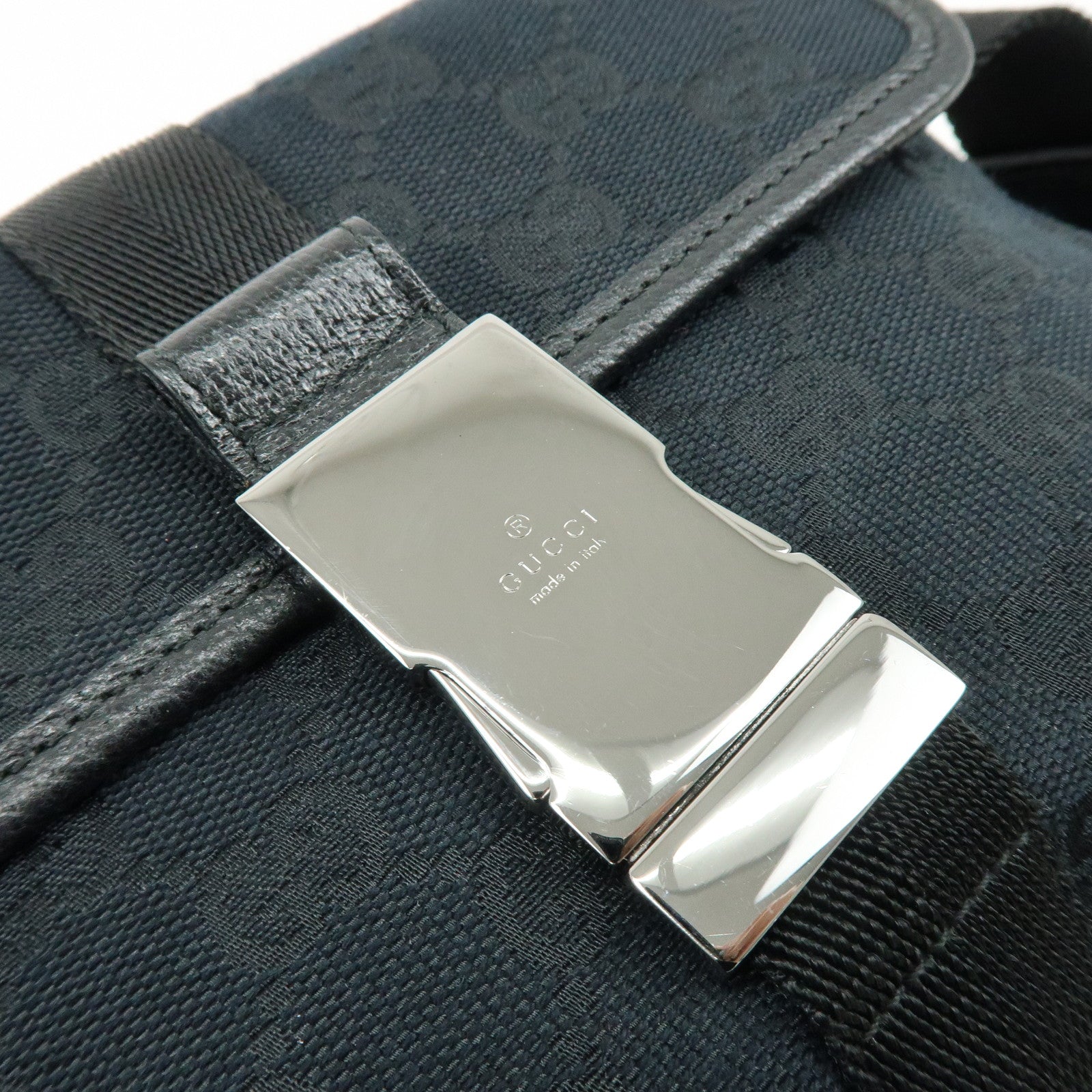 GUCCI GG Canvas Leather Waist Pouch Body Bag Black 131236