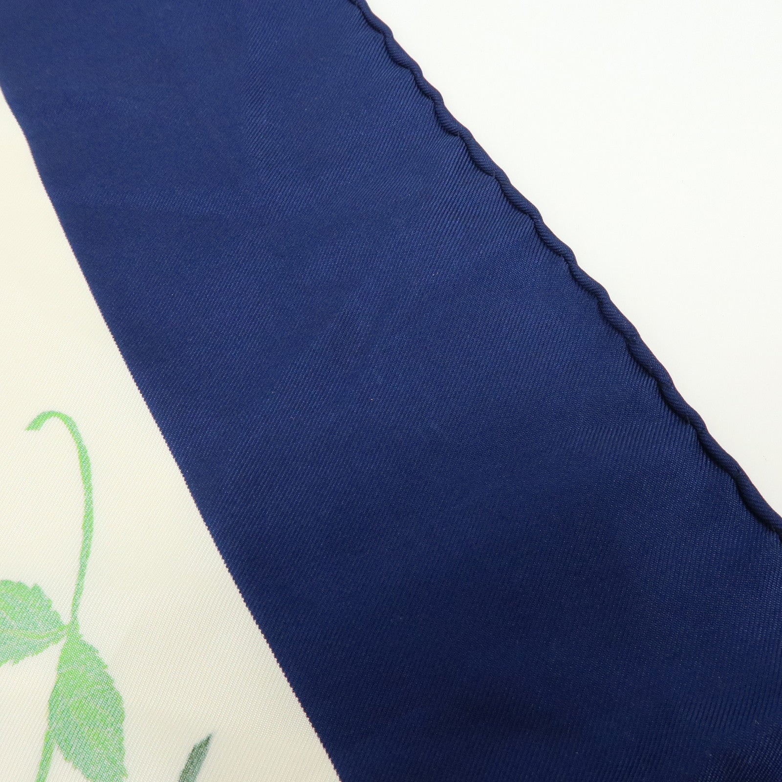 GUCCI Silk 100% Scarf Flower Design White Navy Pink