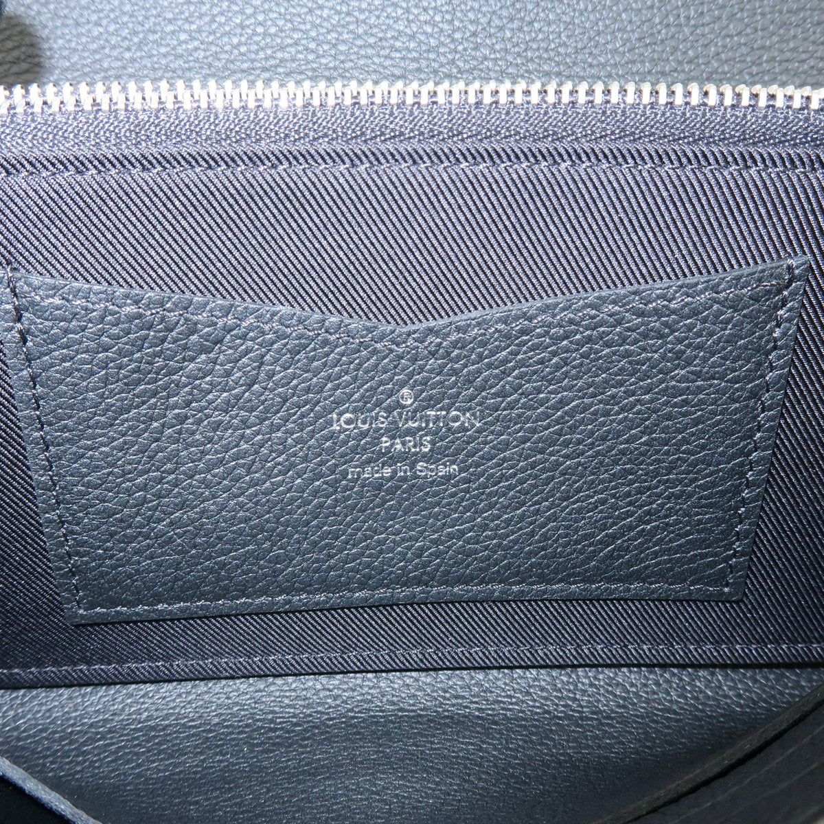 Louis Vuitton Portefeuille Lockme II Calf Skin Long Wallet Noir M62329