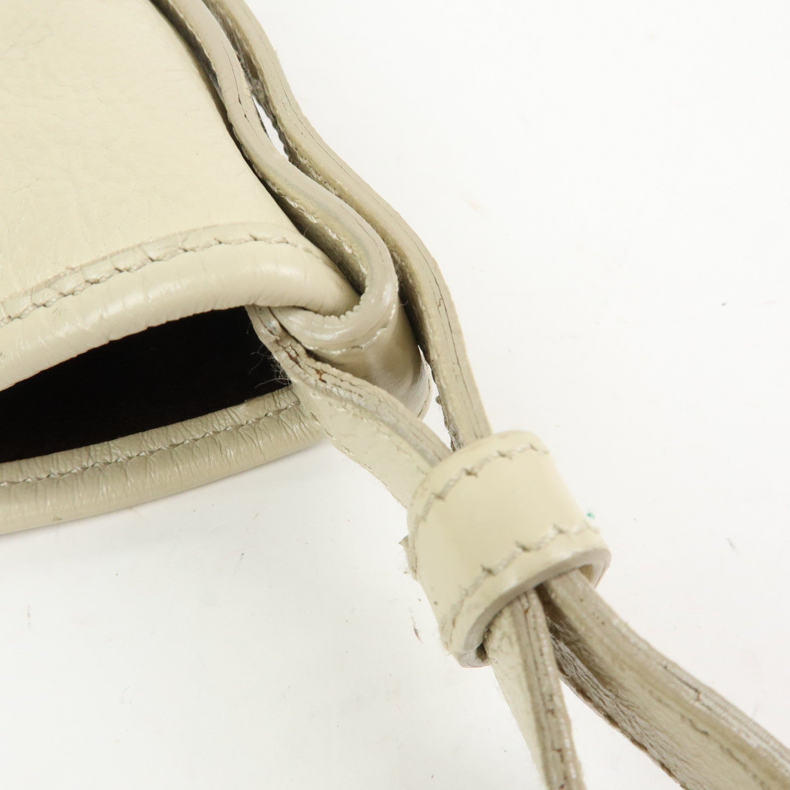 YVES SAINT LAURENT PARIS Mombasa Shoulder Bag Horn Handle 95363