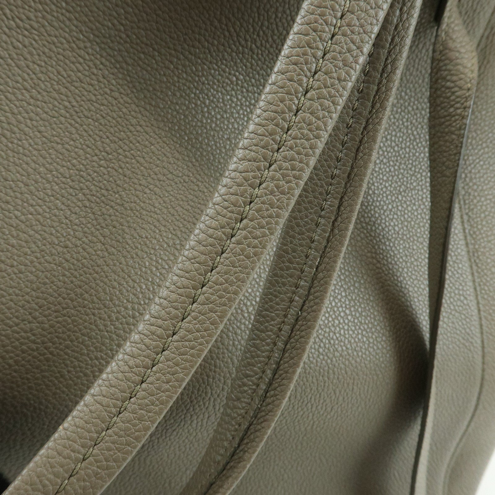 CELINE Cabas Phantom Soft Grained Calf Leather Medium Tote Bag