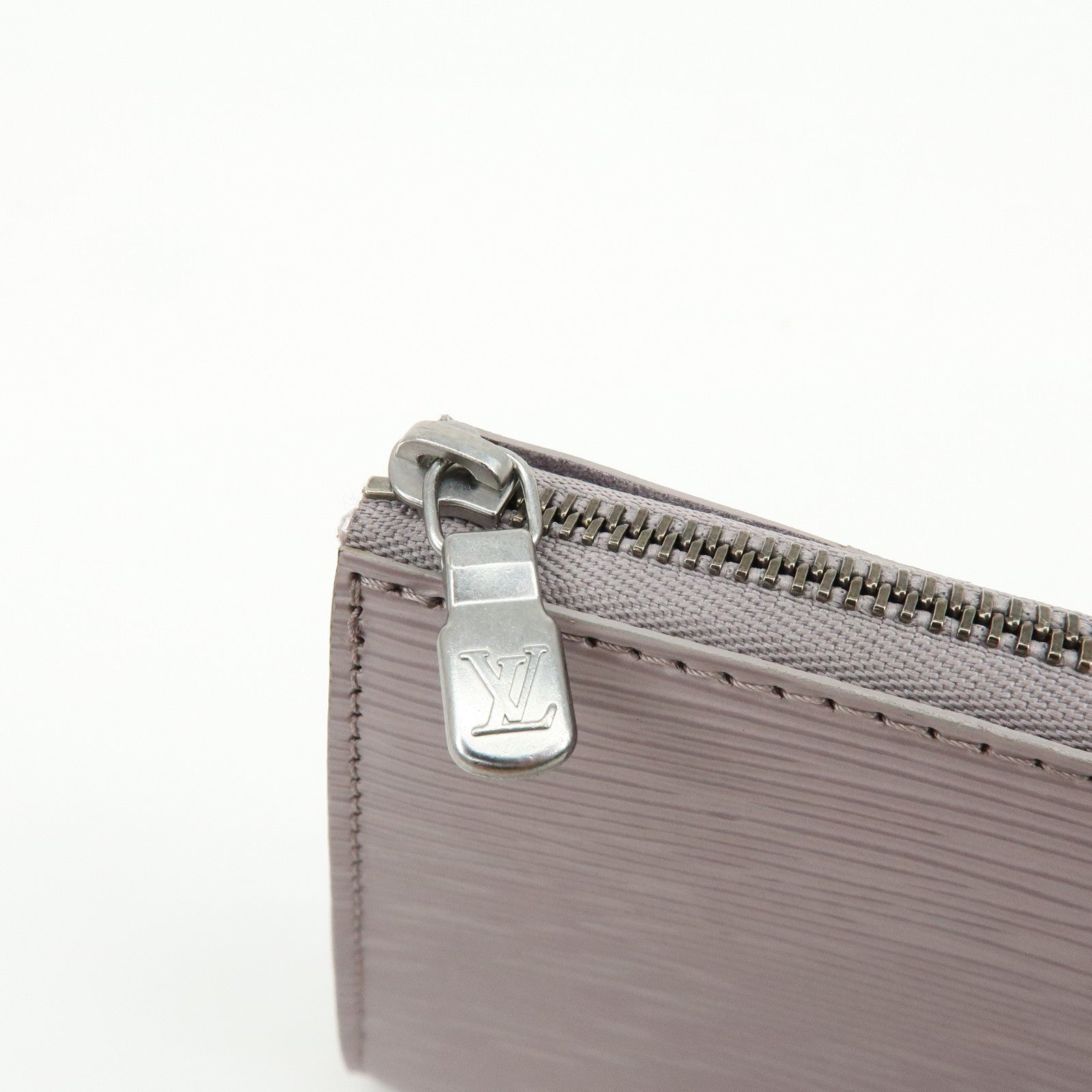 Louis Vuitton Epi Leather Pochette Accessoires  Pouch Lilac M5294B