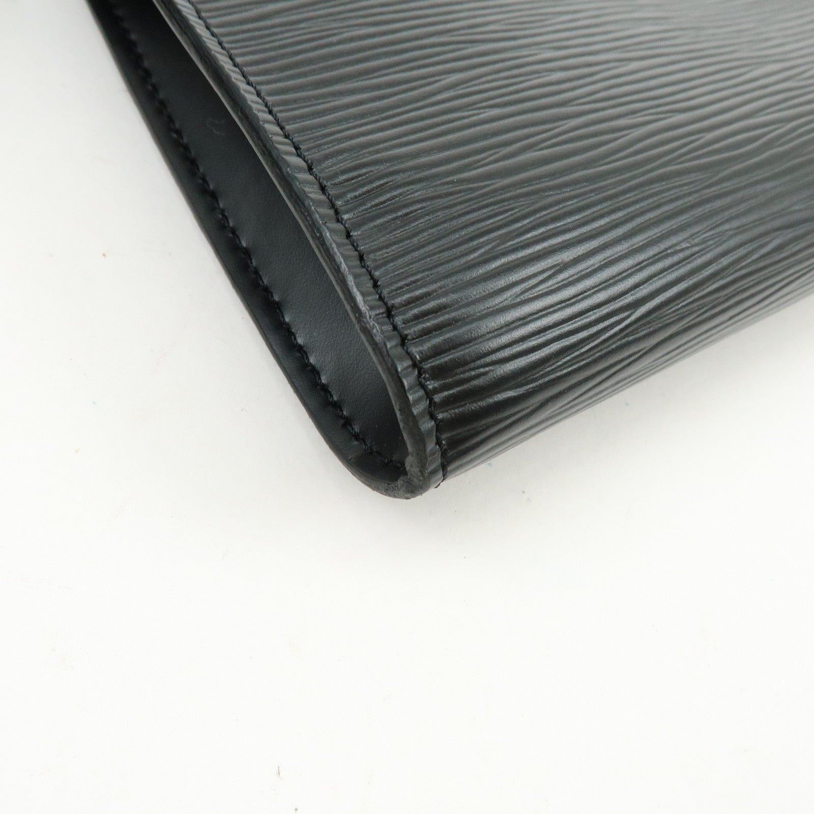 Louis Vuitton Epi Pochette Accessoires Clutch Bag Hand Bag Noir M52942
