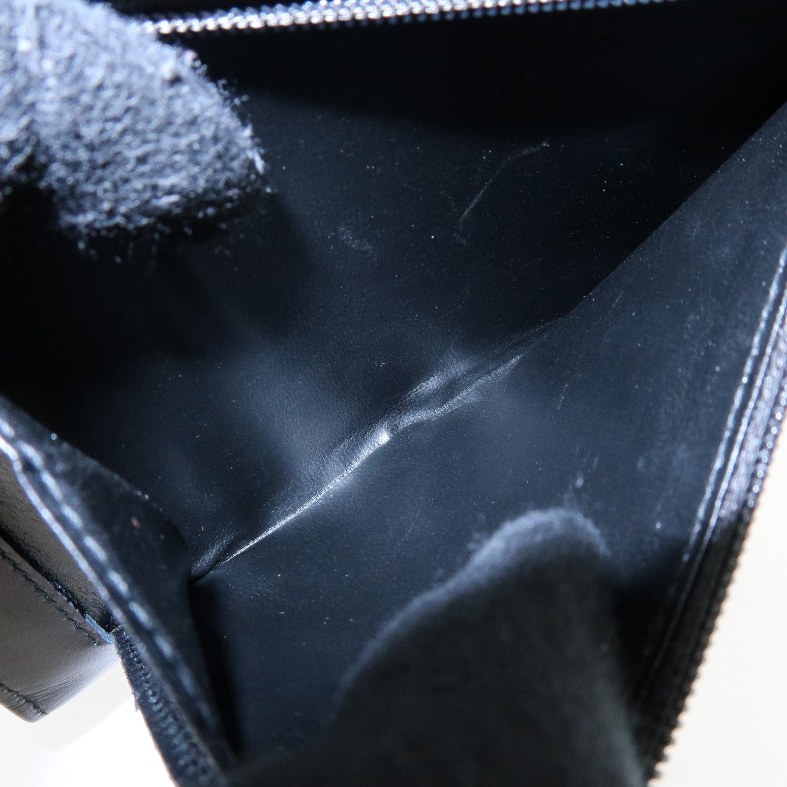 Ferragamo Gancini Leather Compact Wallet Shoulder Wallet Black