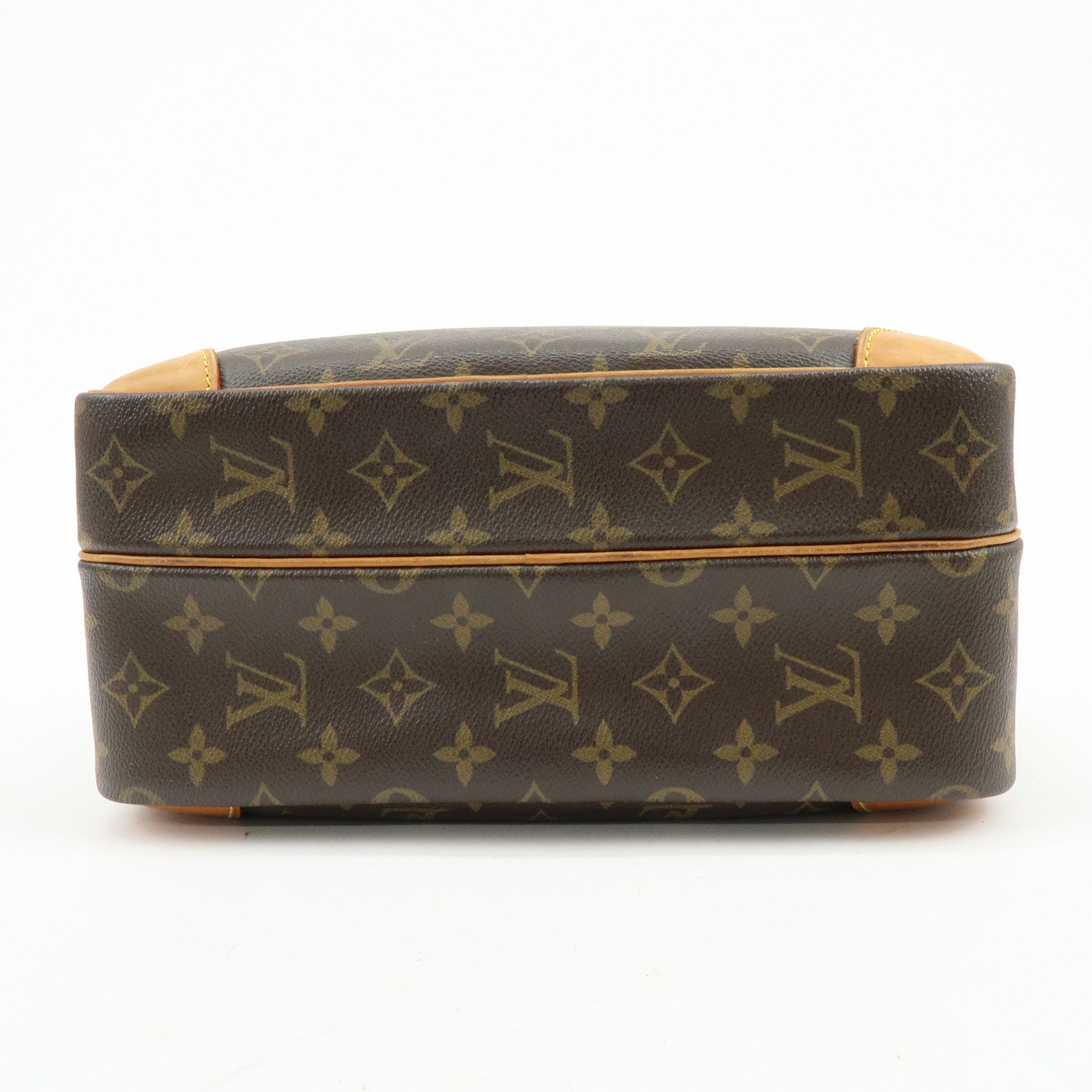Louis Vuitton Monogram Nile Shoulder Bag Crossbody Bag M45244
