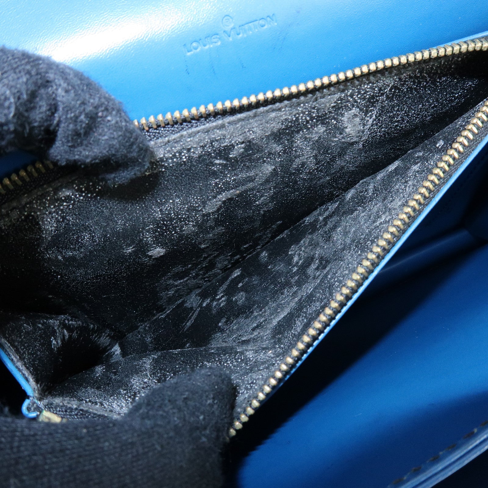 Louis Vuitton Free Run Epi Leather Shoulder Bag Noir Blue M52415