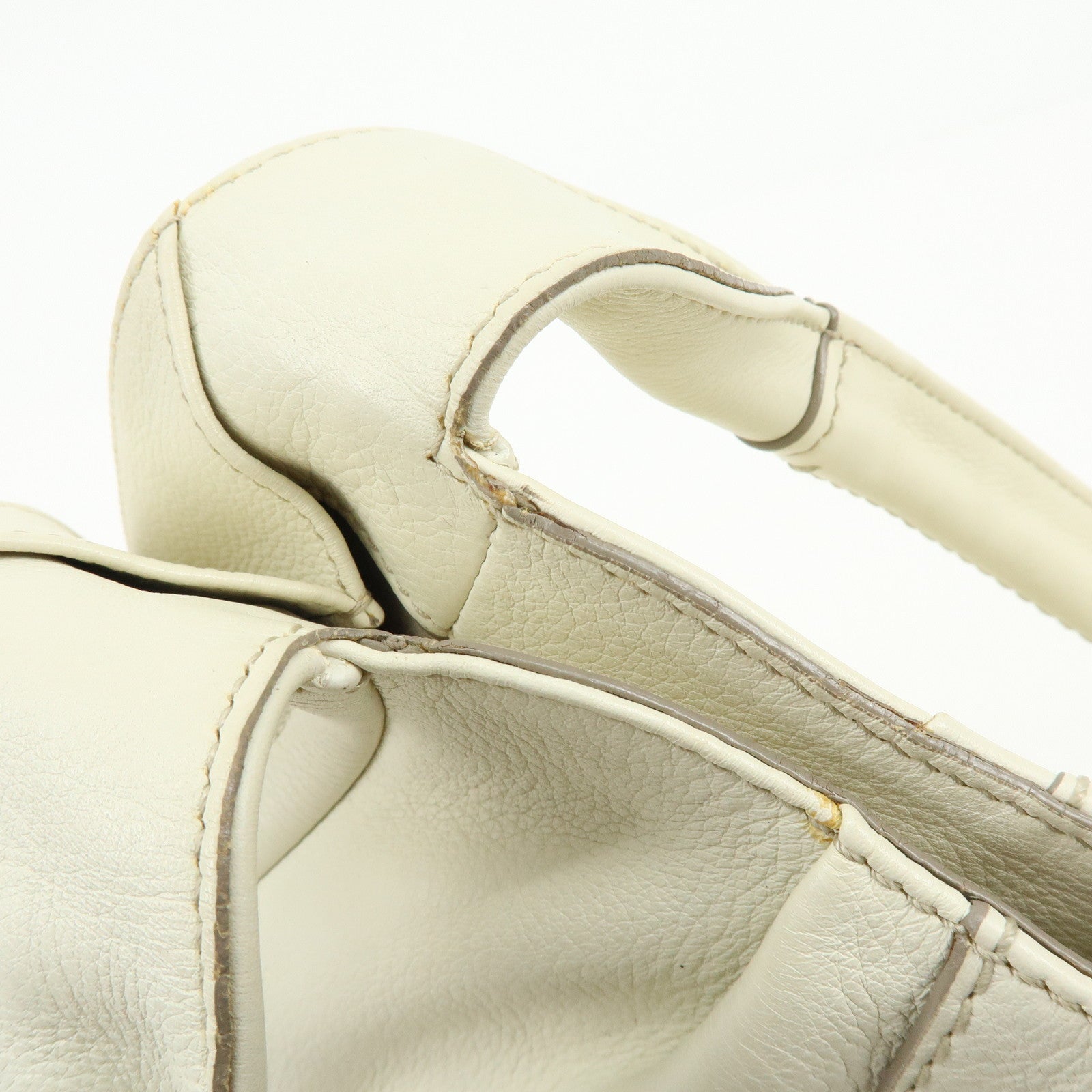 Ferragamo Gancini Leather Shoulder Bag Hand Bag Ivory