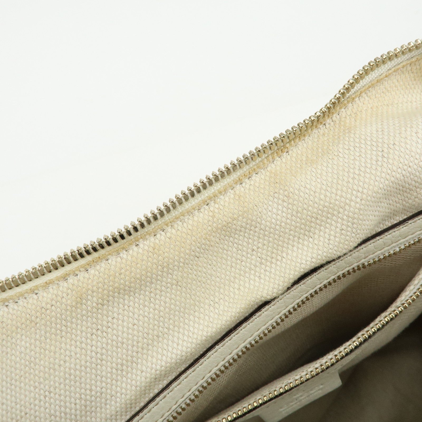 GUCCI SOHO Interlocking G Leahter Shoulder Bag White 282304