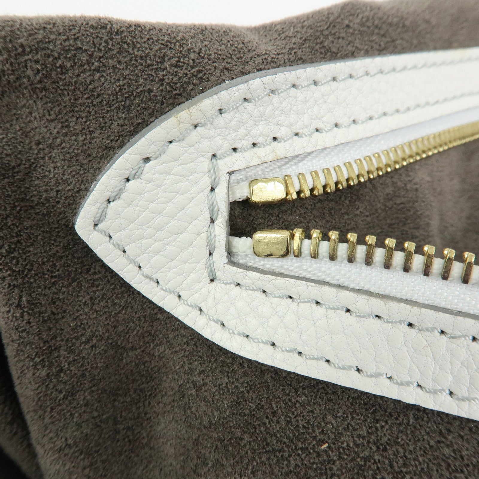 Louis Vuitton Monogram Mahina XL Leather Shoulder Bag Blanc M95715