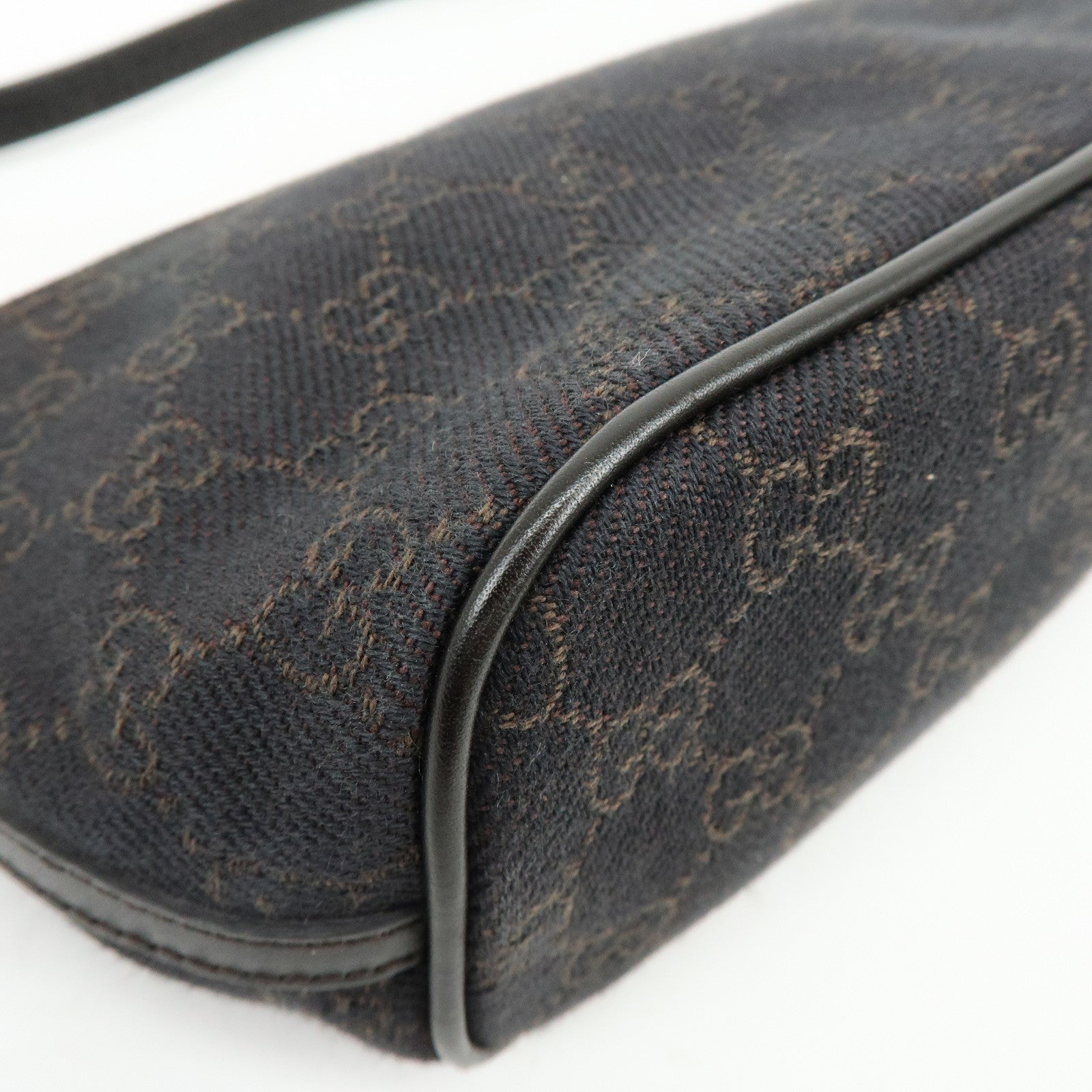 GUCCI Boat Bag GG Canvas Hand Bag Accessory Pouch Dark Brown 07198