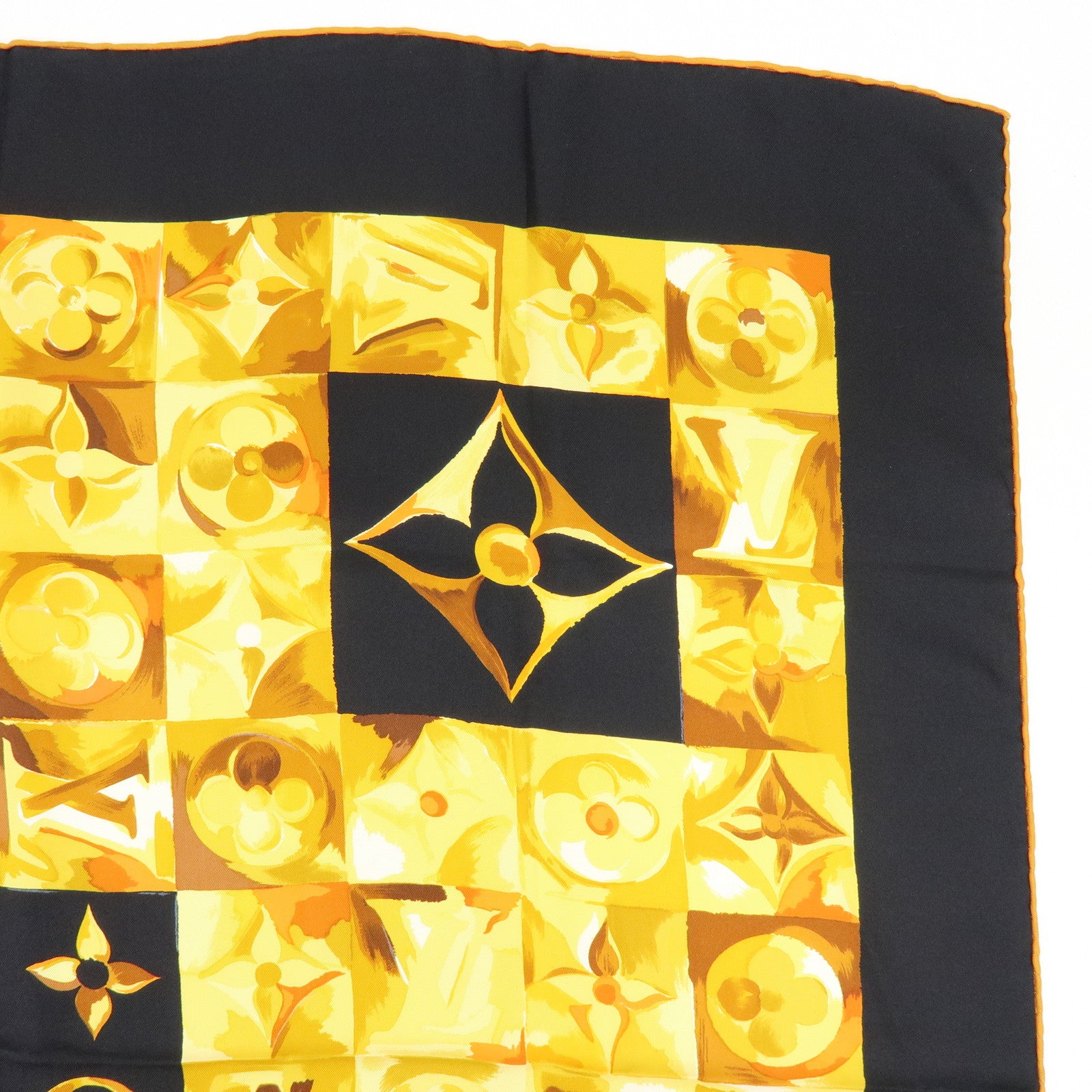 Louis Vuitton Silk 100% Scarf Carre Au fil du temps Black Brown