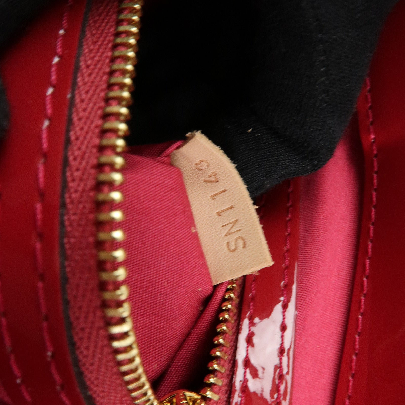 Louis Vuitton Monogram Vernis Catalina BB Hand Bag Rose Indien M90016