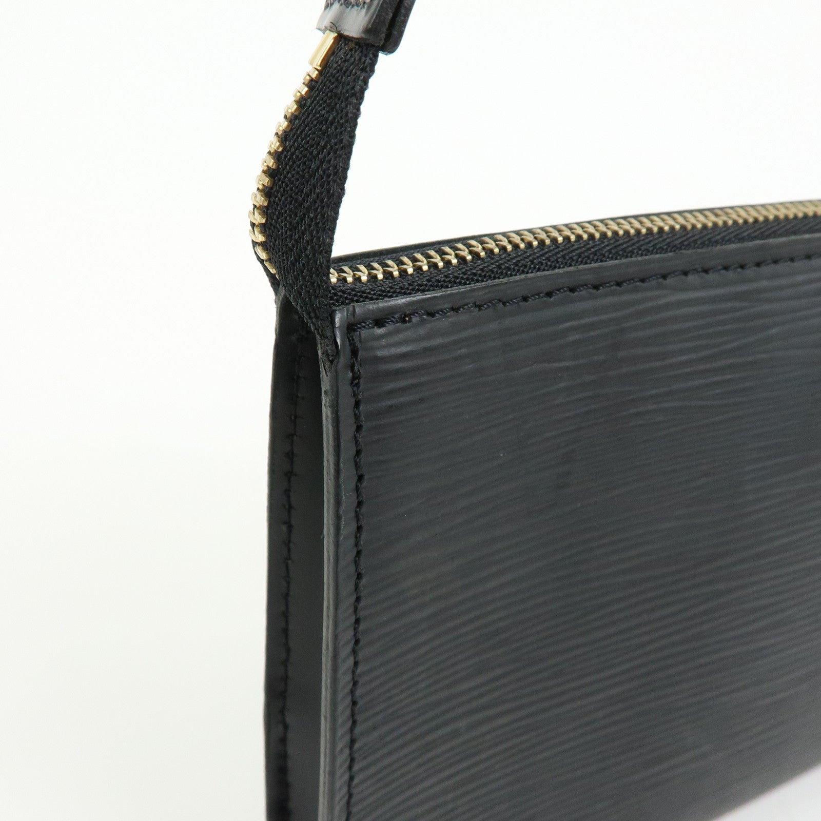 Louis Vuitton Epi Pochette Accessoires Hand Bag Noir M52942