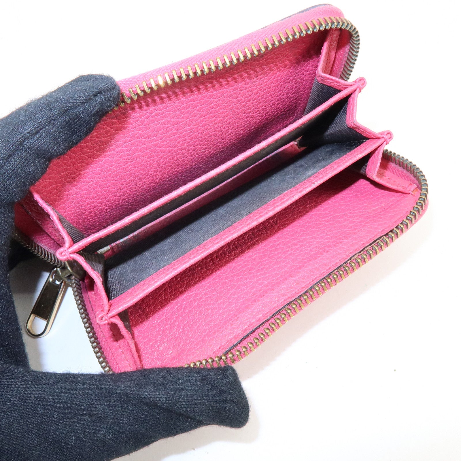 GUCCI Interlocking G Sherry Leather Round Zipper Coin Case Pink 496319