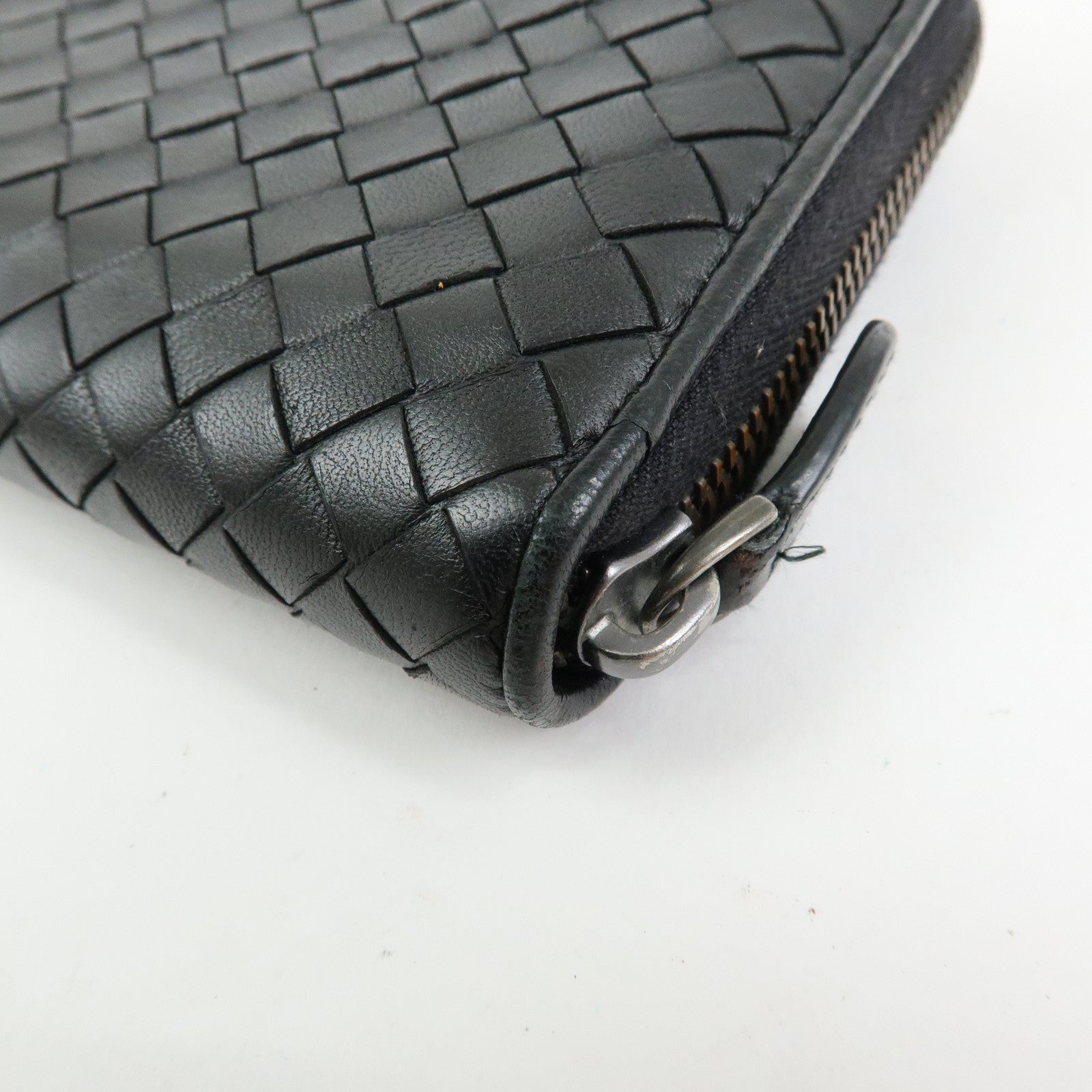 BOTTEGA VENETA Intrecciato Leather Round Zippy Long Wallet Black