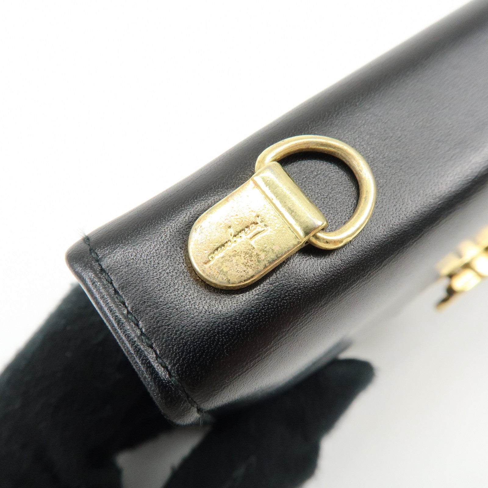 Ferragamo Gancini Leather Compact Wallet Shoulder Wallet Black