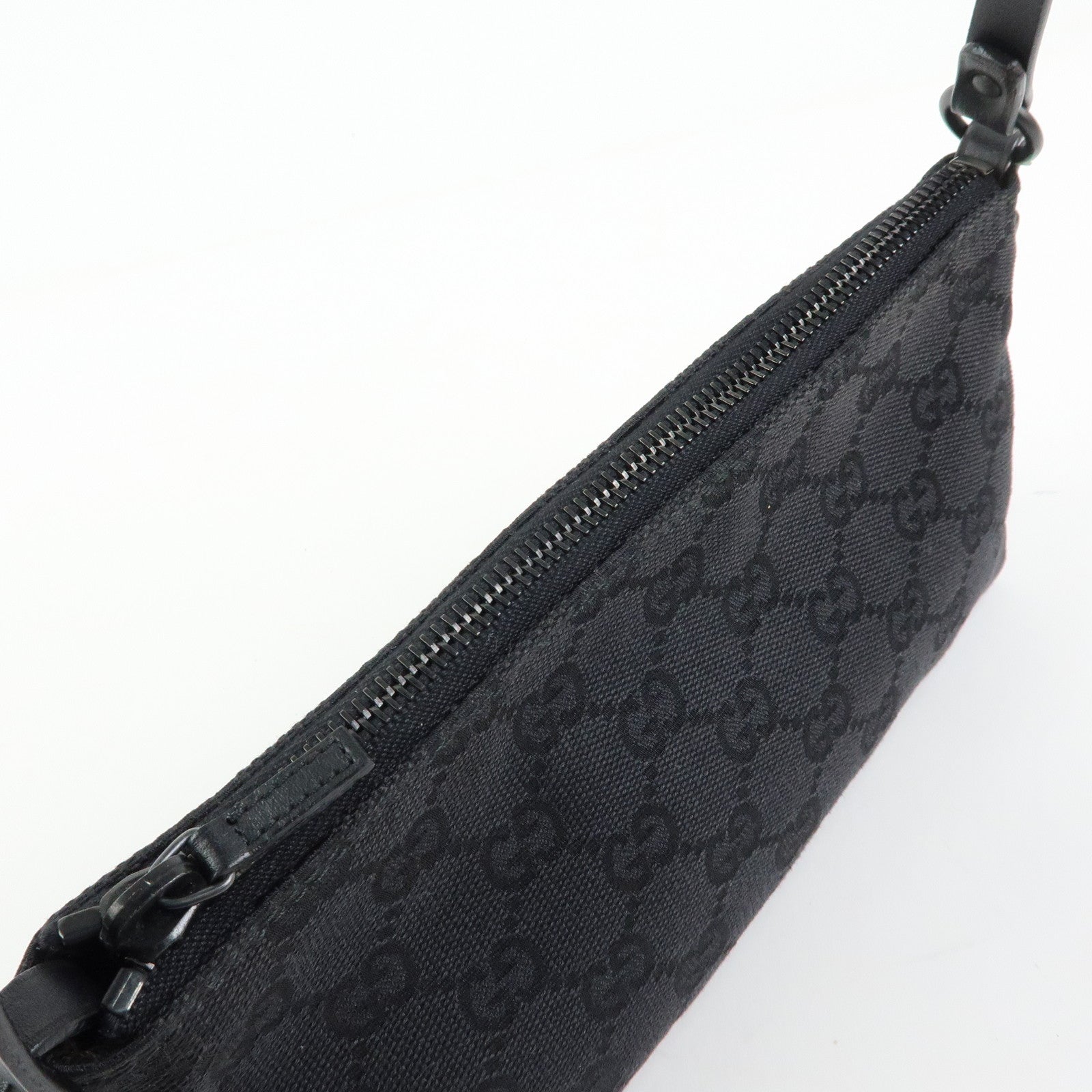 GUCCI GG Canvas Leather Hand Bag Accessory Pouch Black 103399