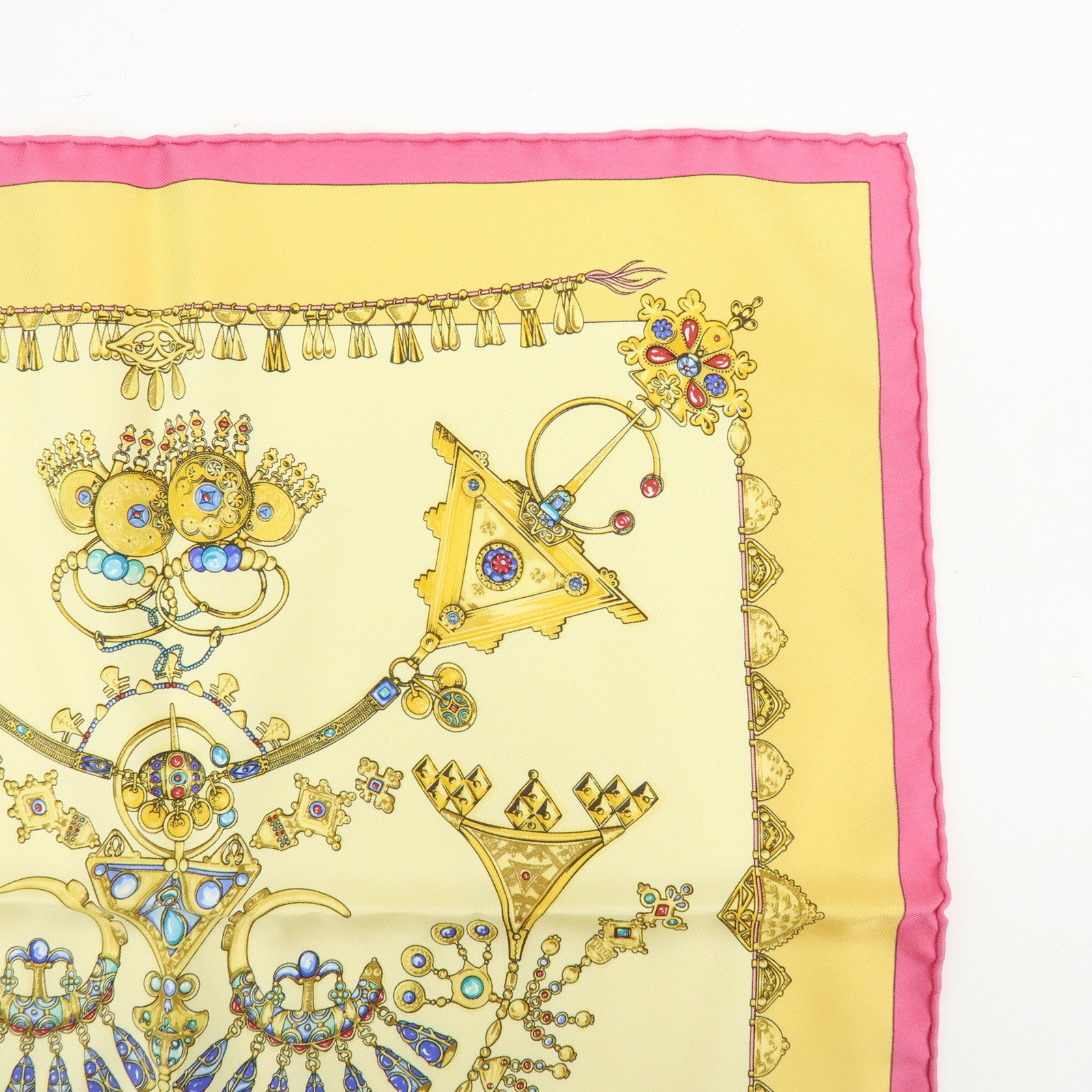 HERMES Set of 2 Carre 42 Silk Scarf PARURES DES SABLES/CHASSE EN INDE