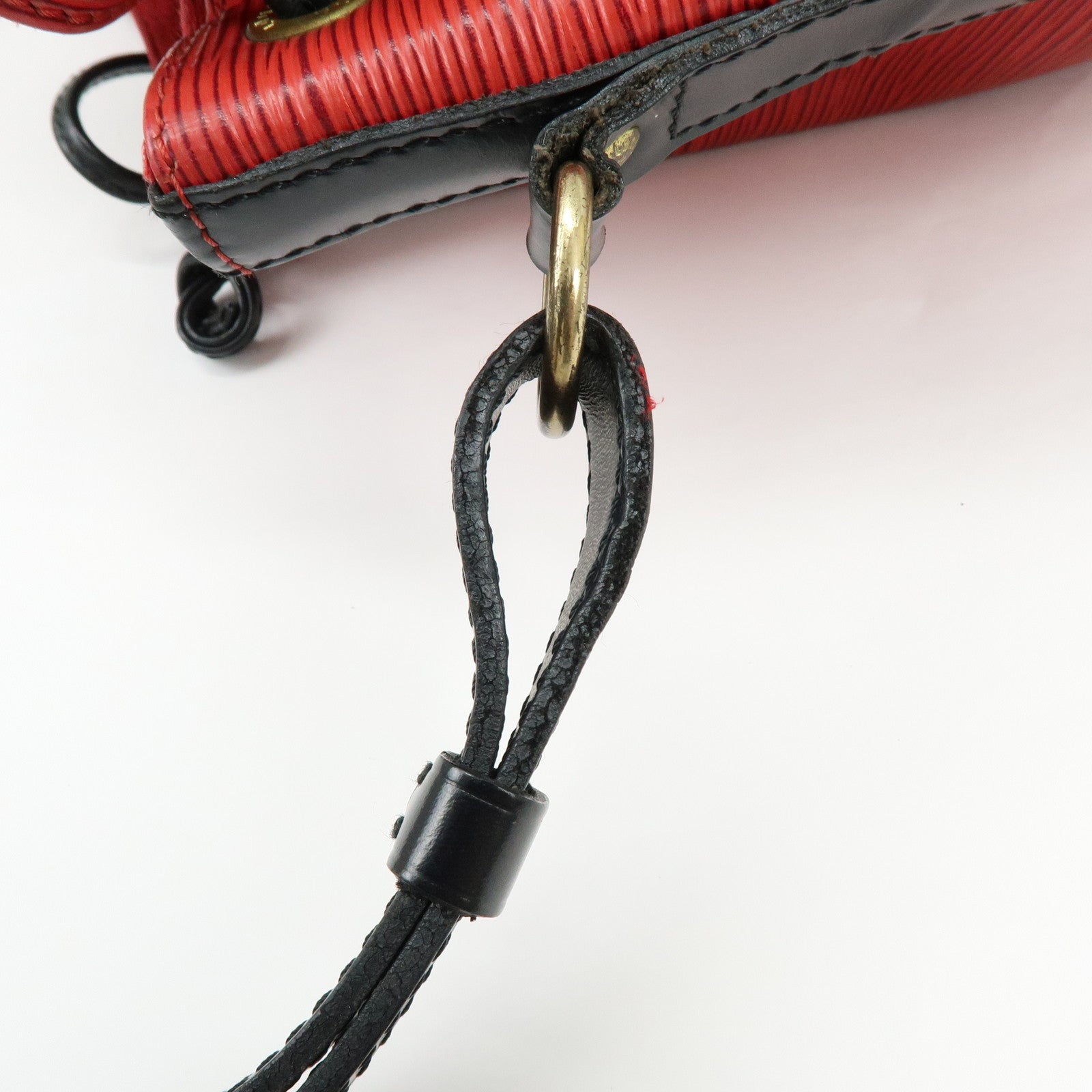 Louis Vuitton Epi Petit Noe Shoulder Bag Noir Castilian Red M44172