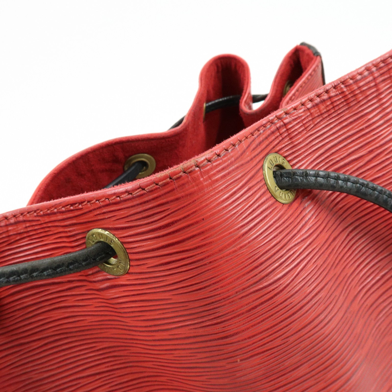 Louis Vuitton Epi Petit Noe Shoulder Bag Noir Castilian Red M44172
