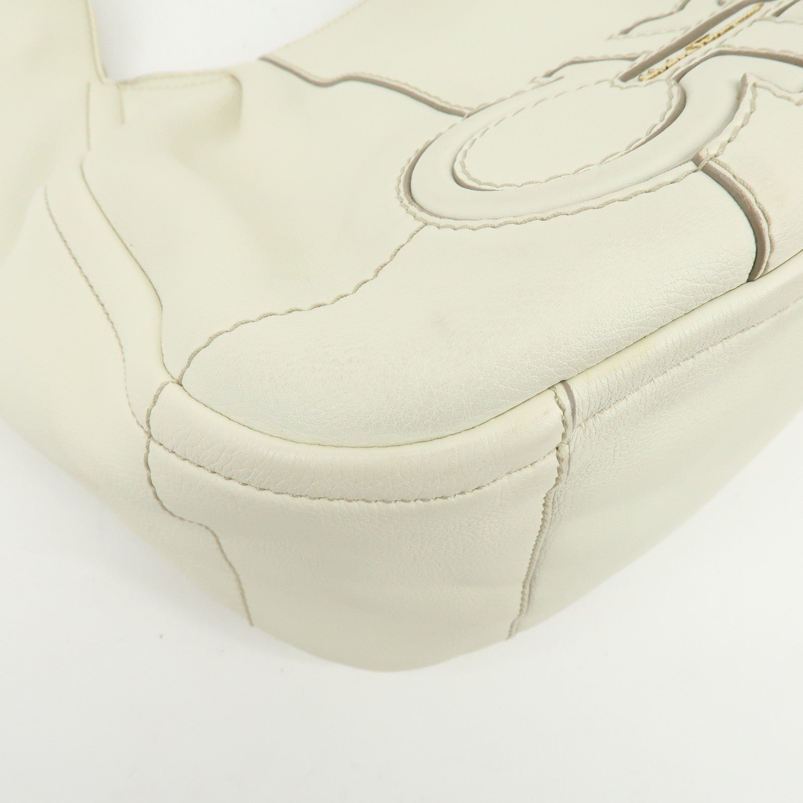 Ferragamo Gancini Leather Shoulder Bag Hand Bag Ivory