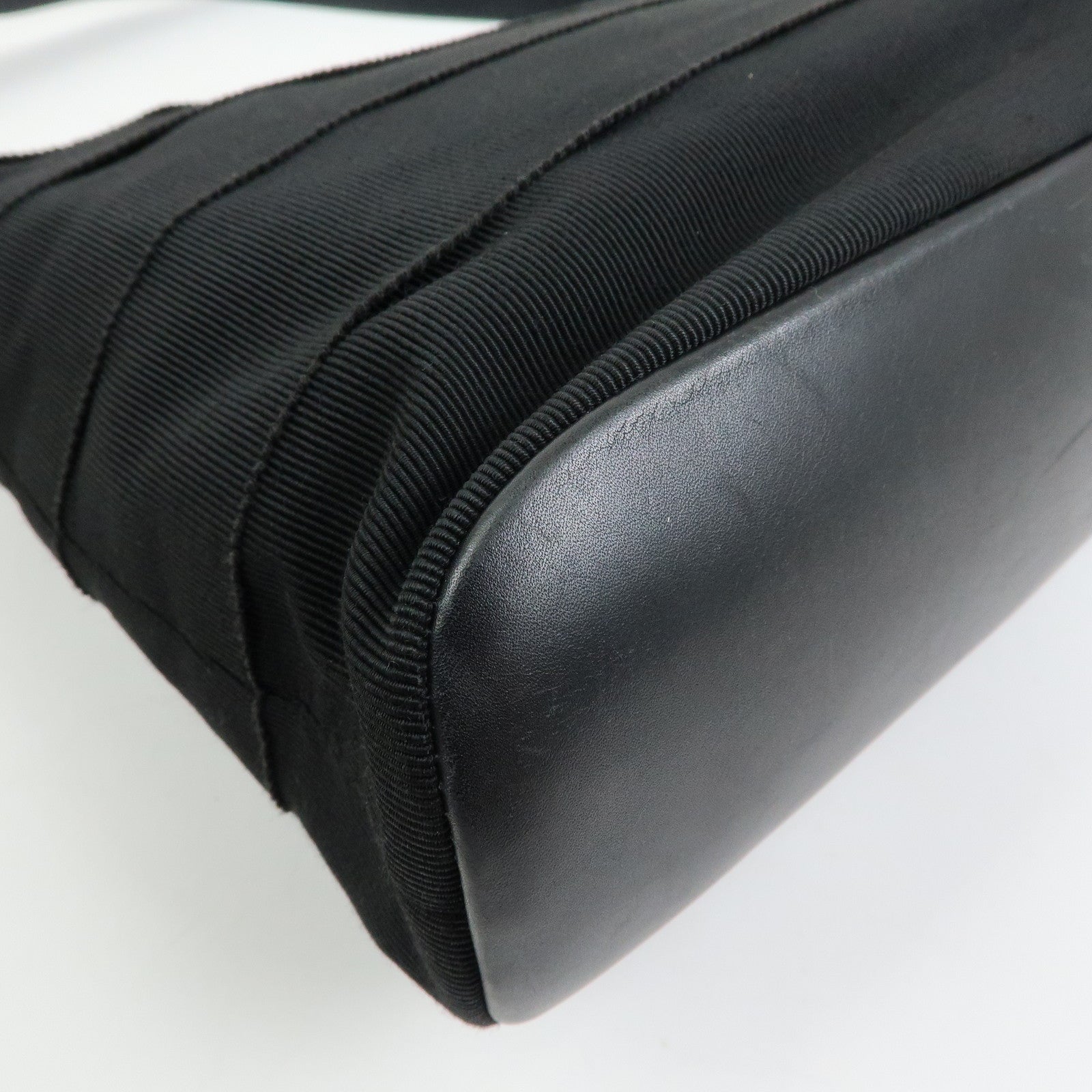 Ferragamo Vara Canvas Leather Shoulder Bag Hand Bag Black