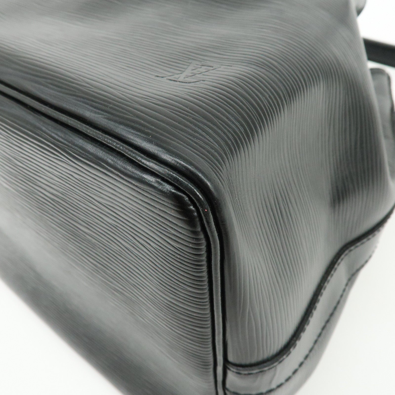 Louis Vuitton Epi Petit Noe Shoulder Bag Noir Black M44102