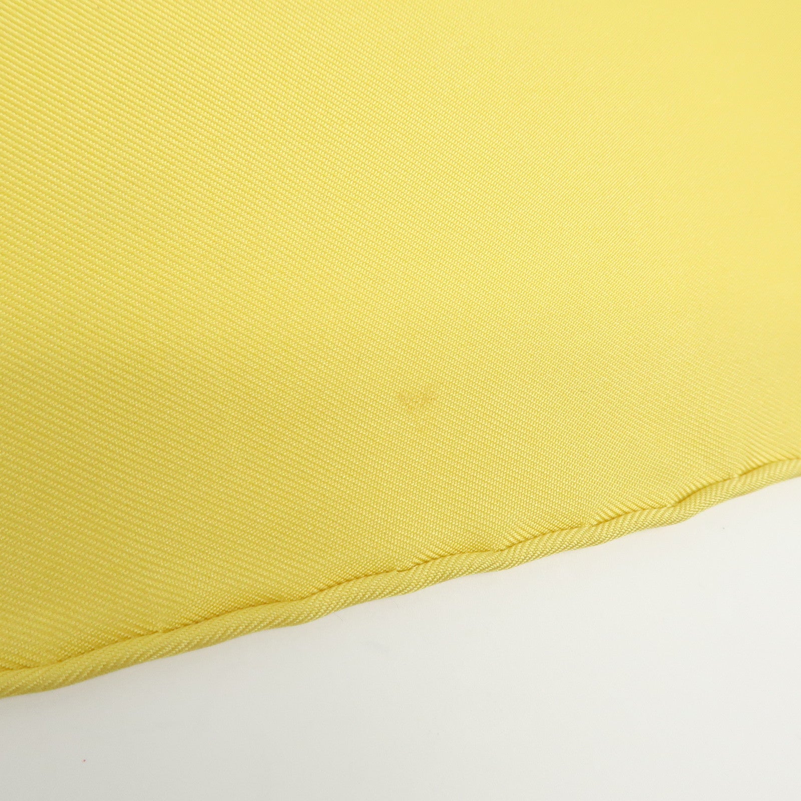 HERMES Carre 90 Silk 100% Scarf  Neige d'Antan Yellow
