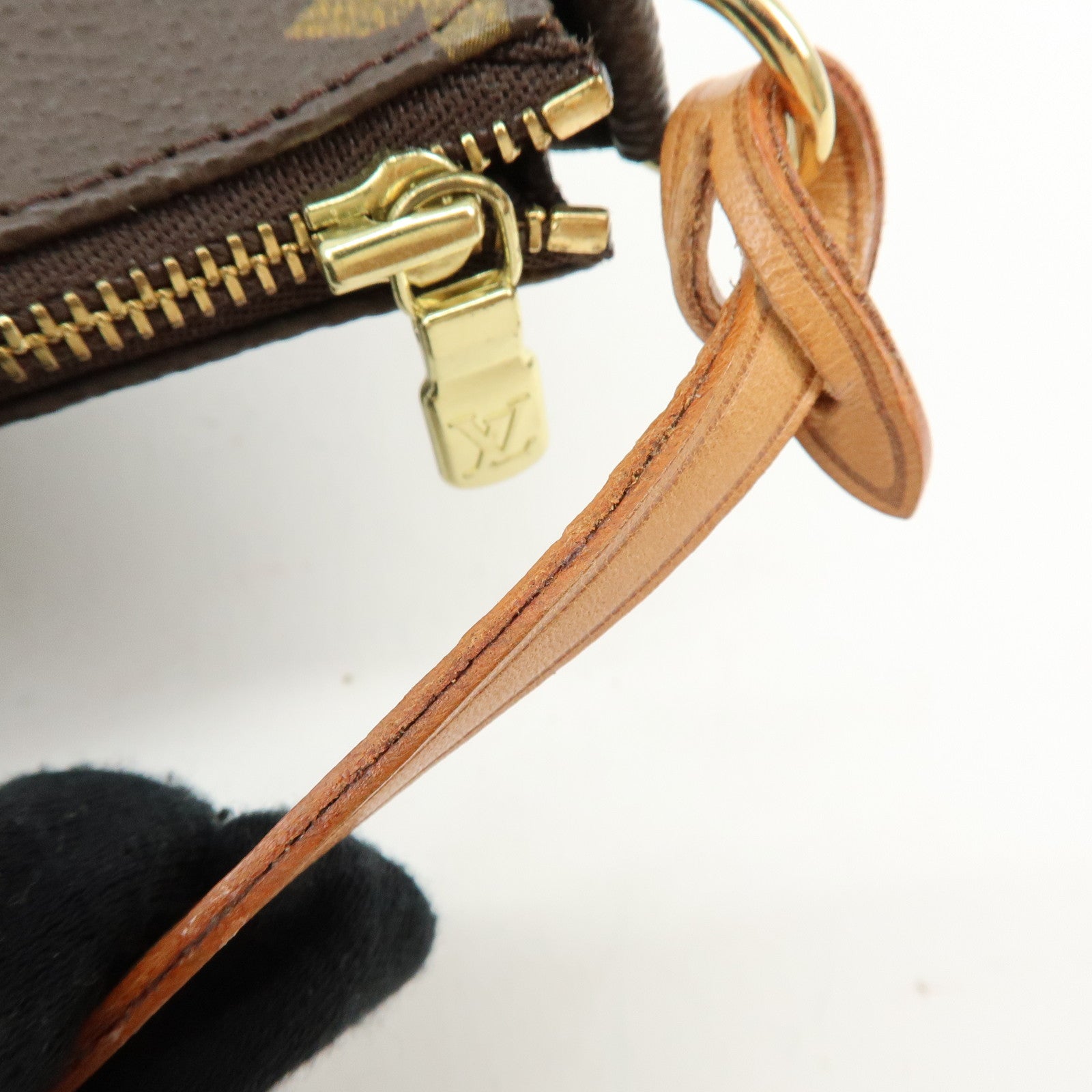 Louis Vuitton Monogram Pochette Accessoires Pouch Hand Bag Brown M51980