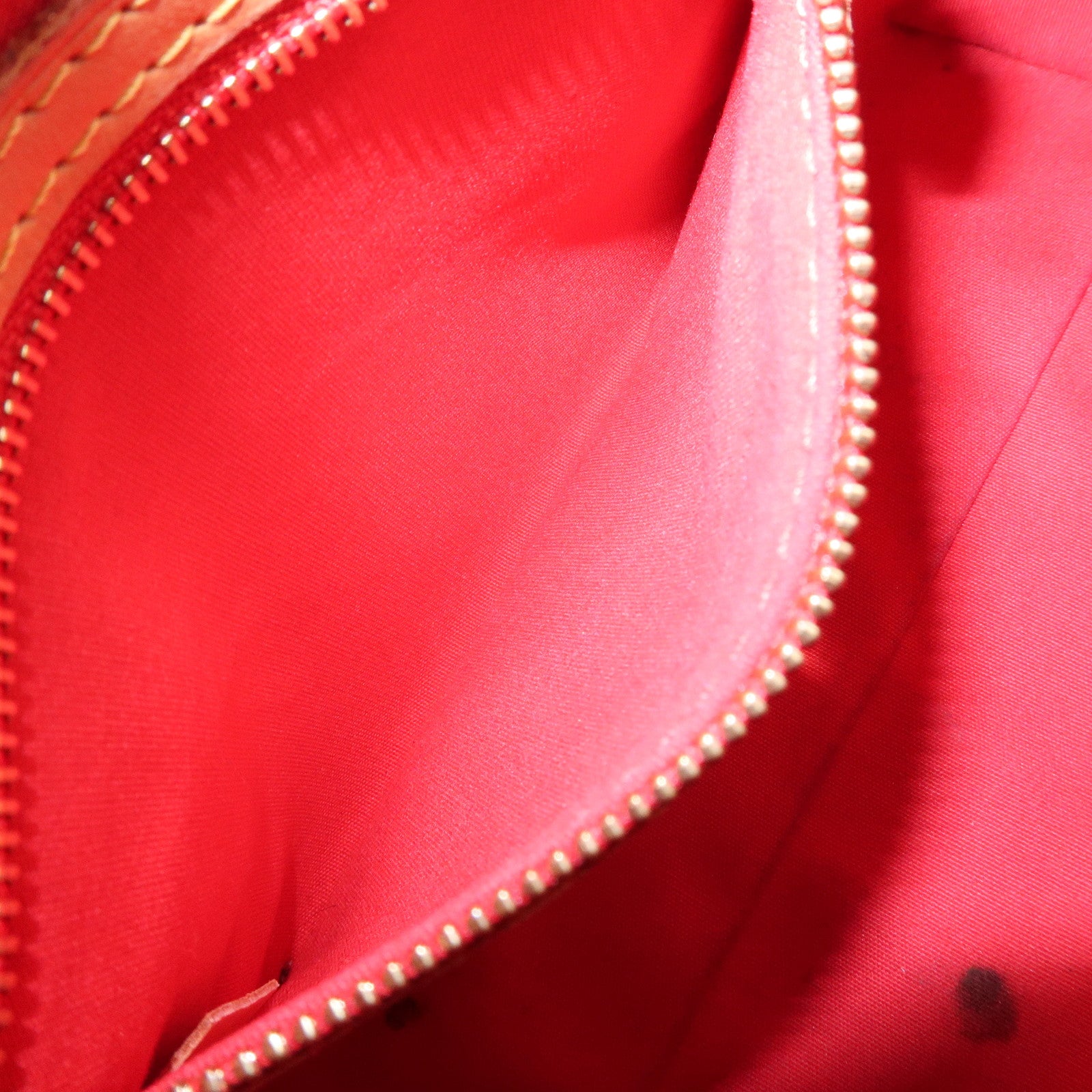 Louis Vuitton Monogram Vernis Reade PM Hand Bag Rouge M91088