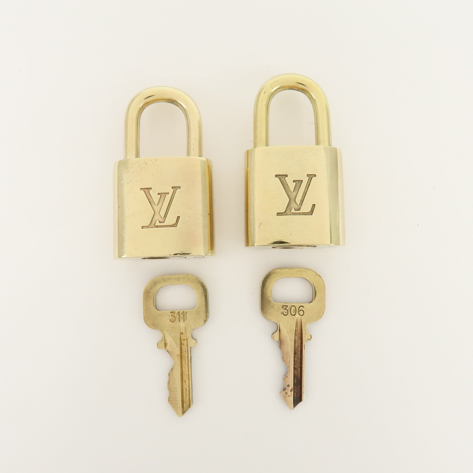 Louis Vuitton Set of 10 Metal Lock & Key Cadena Key Lock Gold