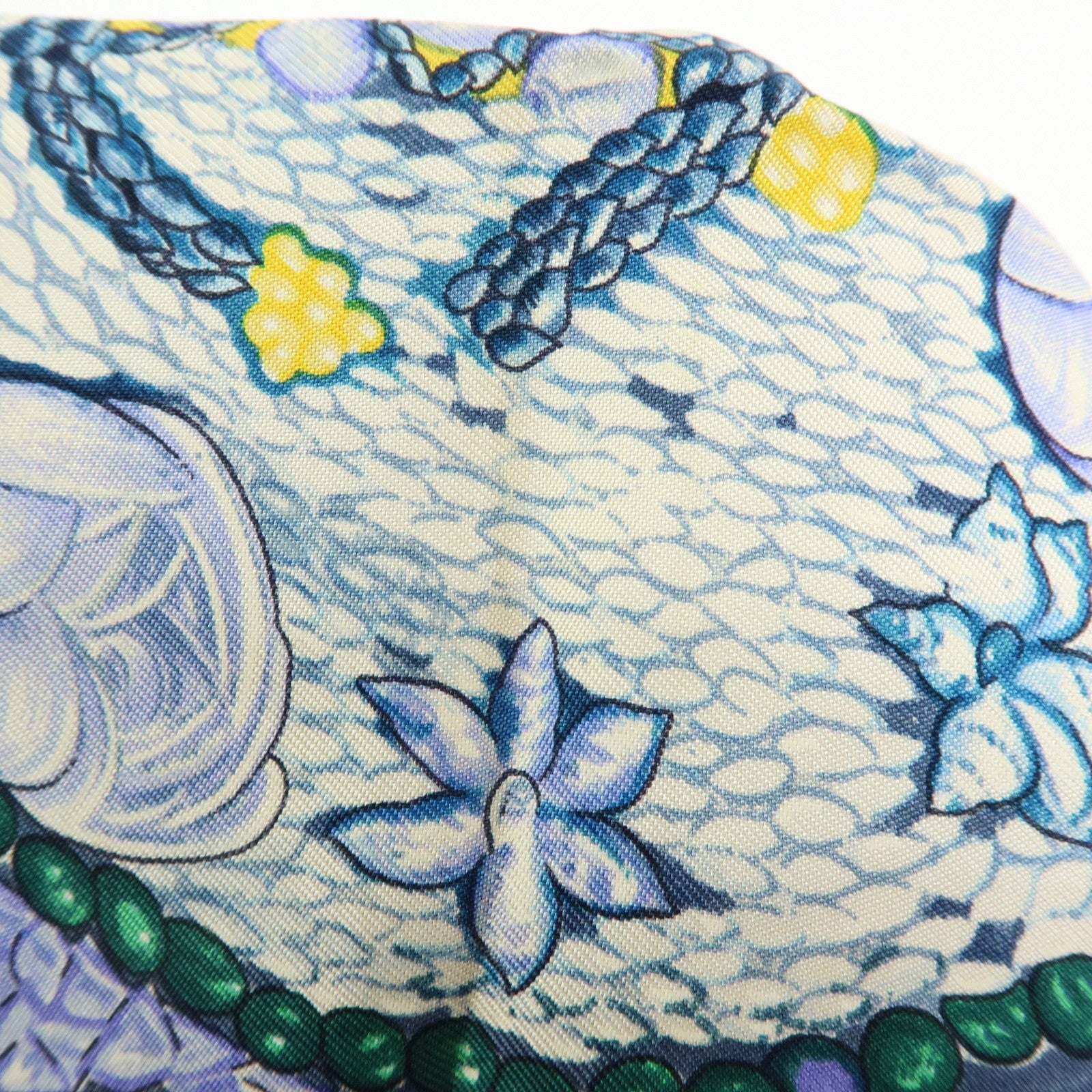 HERMES Carre 90 Silk 100% Scarf Rocaille Seashell Motif Beige Blue
