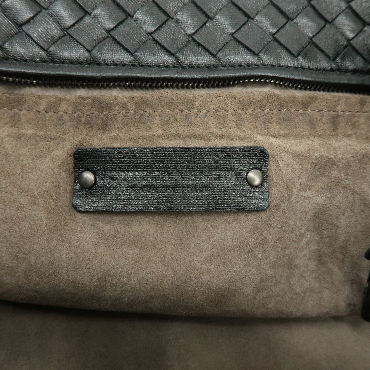 BOTTEGA VENETA Intrecciato Chester Leather Shoulder Bag Tote Bag Black