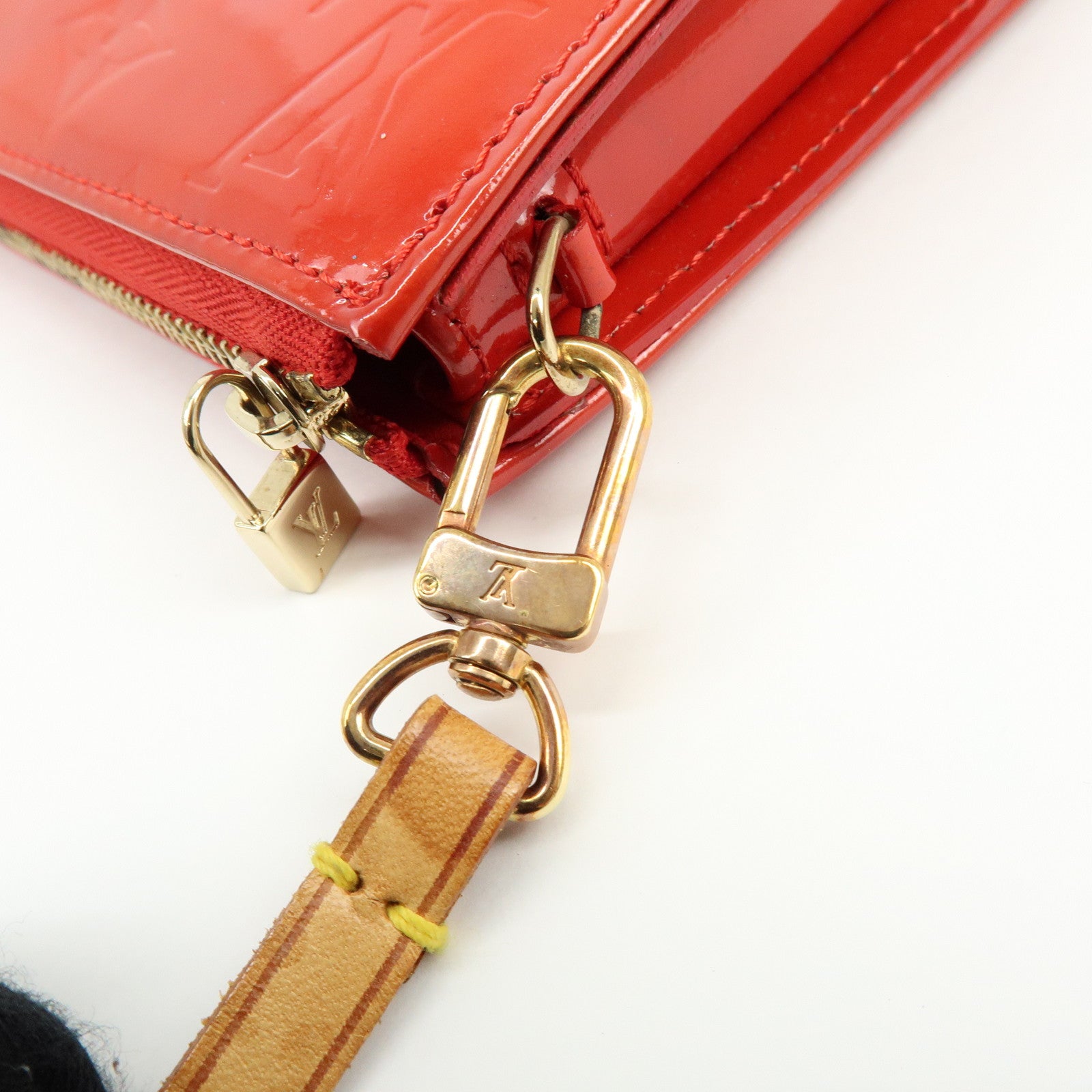 Louis Vuitton Monogram Vernis Lexington Accessoires Pouch Rouge M91132