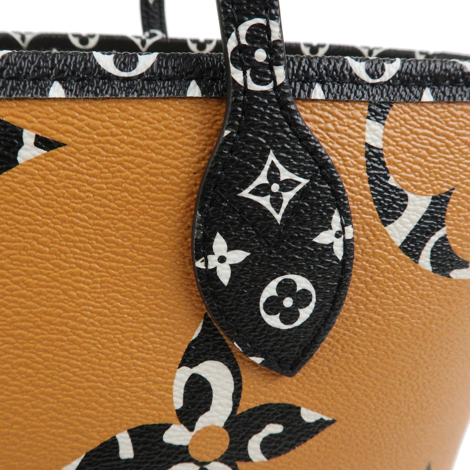 Louis Vuitton Monogram Jungle Neverfull MM Canvas Tote Bag M44716