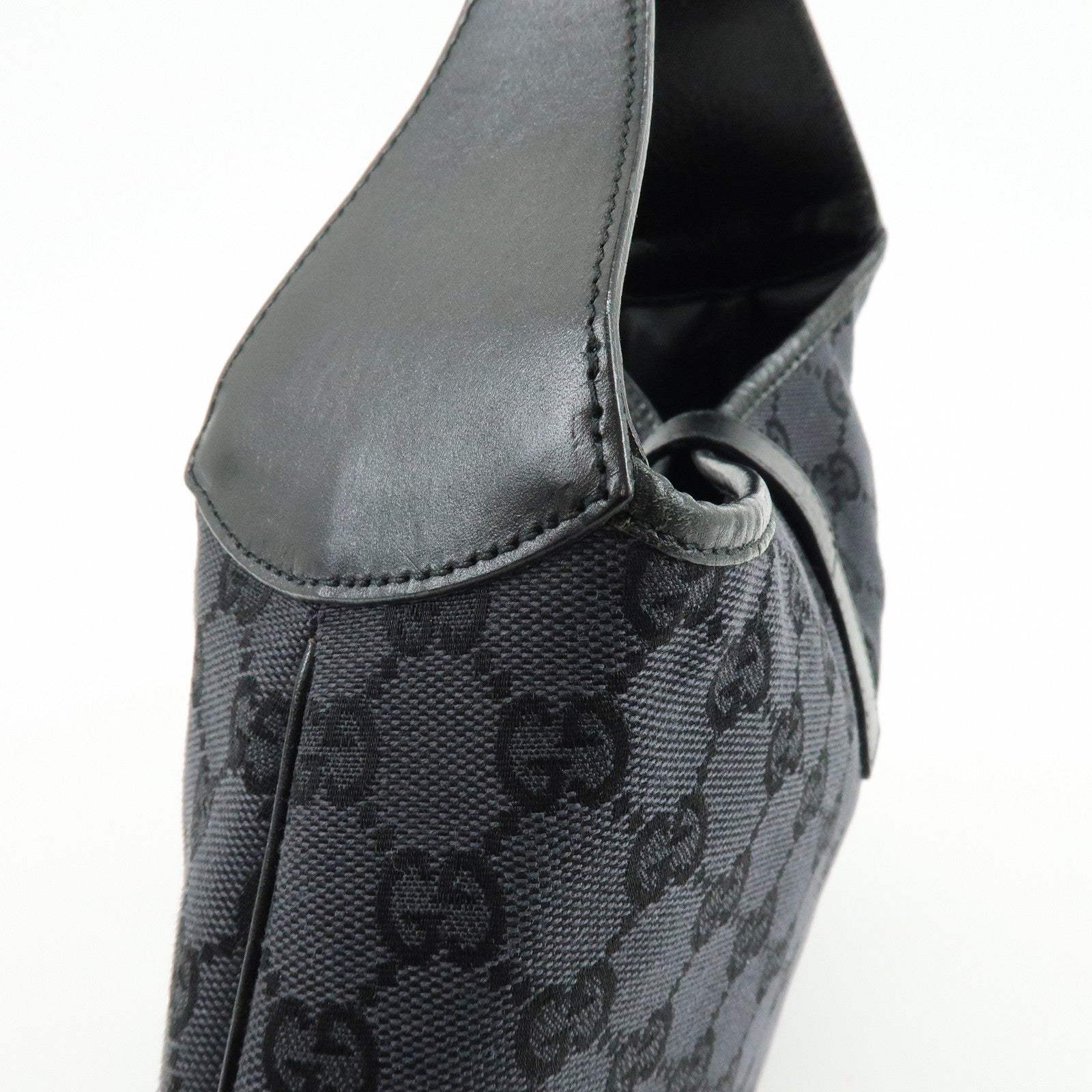 GUCCI Jackie GG Canvas Leather Shoulder Bag Black 001・3306